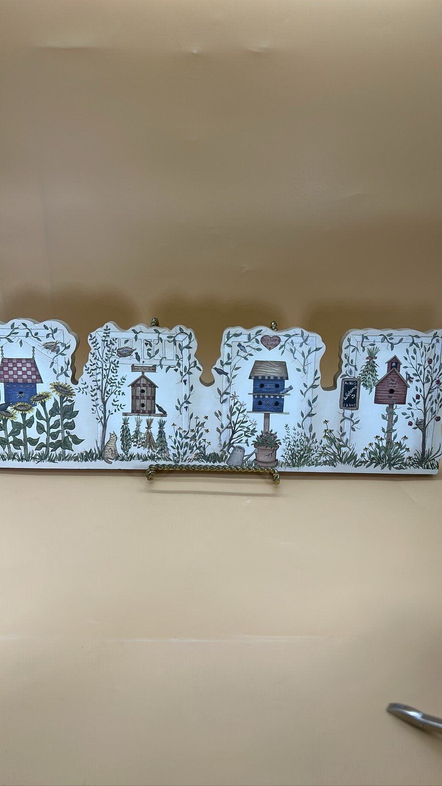 Cat’s Meow Village Cottage Garden Birdhouses Wooden Shelf Sitter. 20” Length