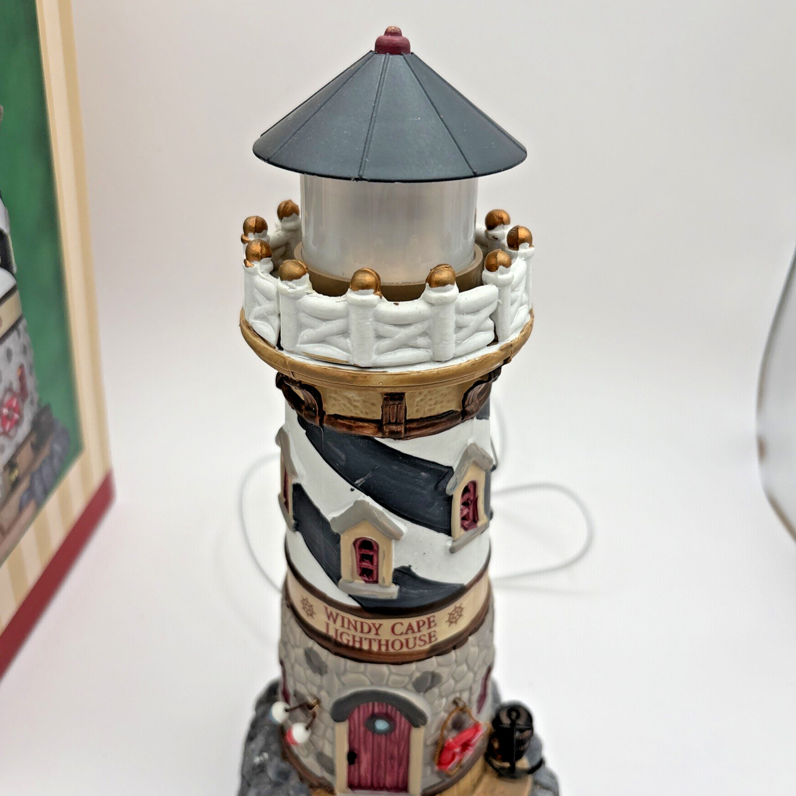 RETRO LEMAX “WINDY CAPE LIGHTHOUSE” PORCELAIN LIGHTED BUILDING Read