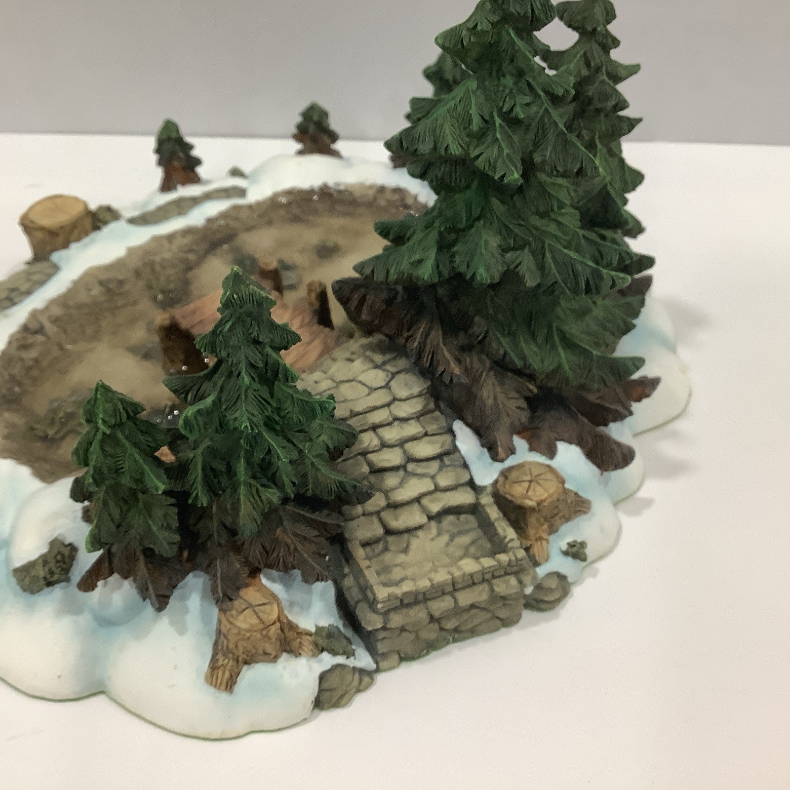 Department 56 #52618 Accessory “Village Pine Point Pond”