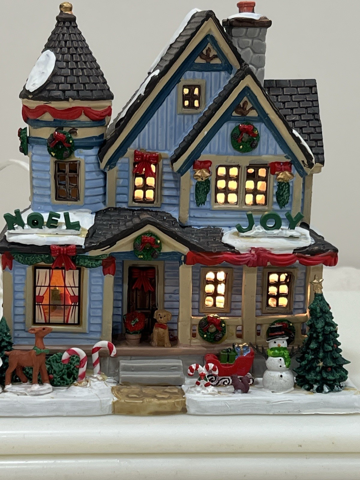 Lemax “Christmas Joy Residence” Porcelain Lighted Building 2023 Excellent & RARE