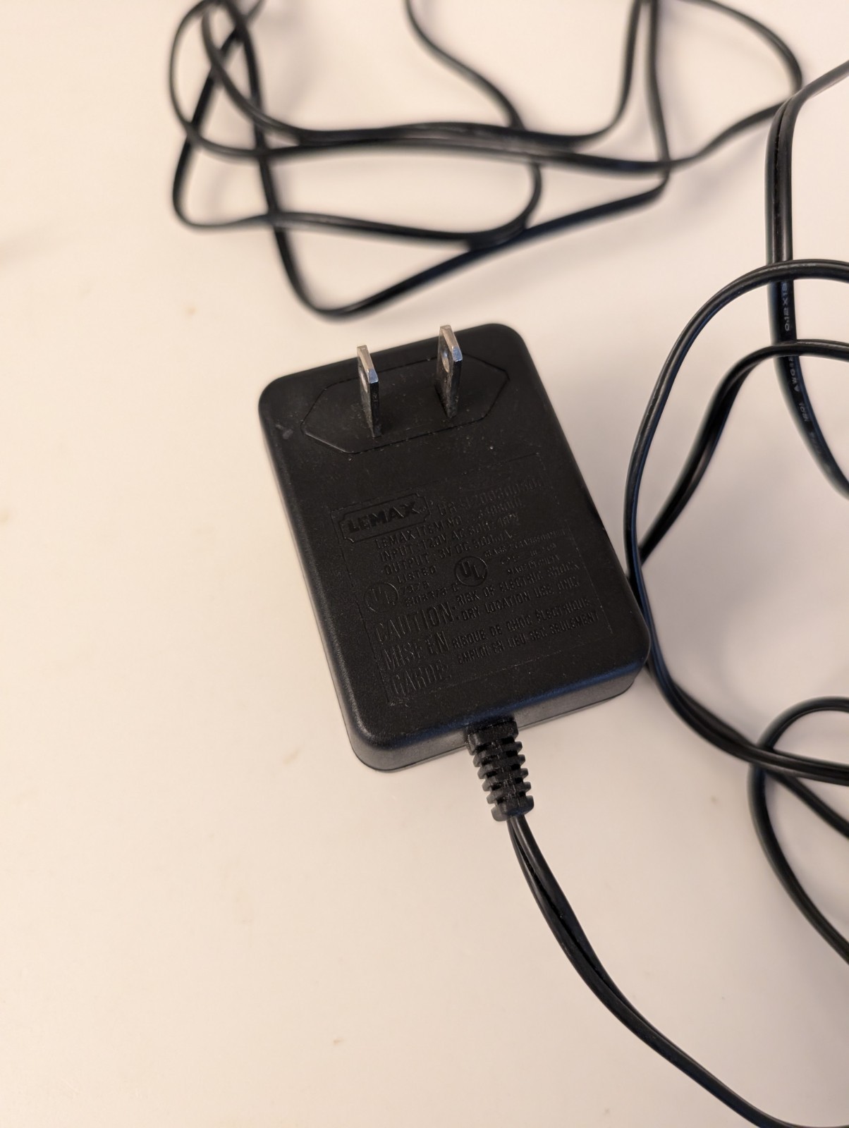 Lemax 3.0 V DC Power Adapter w/ 4 Output Jacks – Black- USED 8′ Long