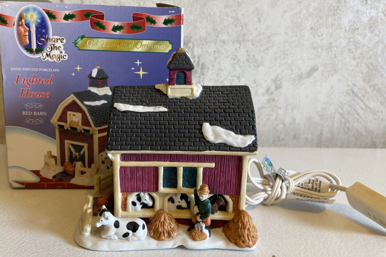 Old Fashioned Christmas LIGHTED RED BARN VINTAGE 1998 VILLAGE CERAMIC
