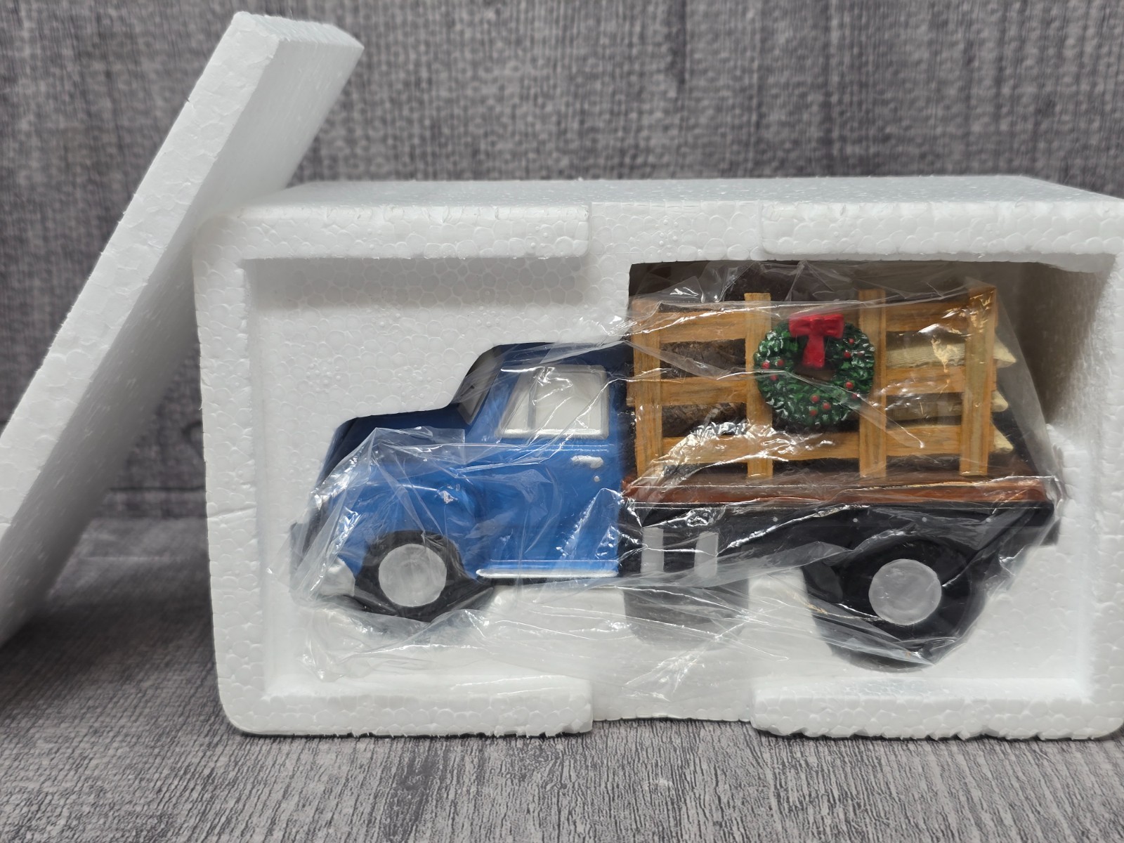Dept. 56 Snow Village Farmer’s Flatbed Truck #54955 Retired Handpainted Ceramic