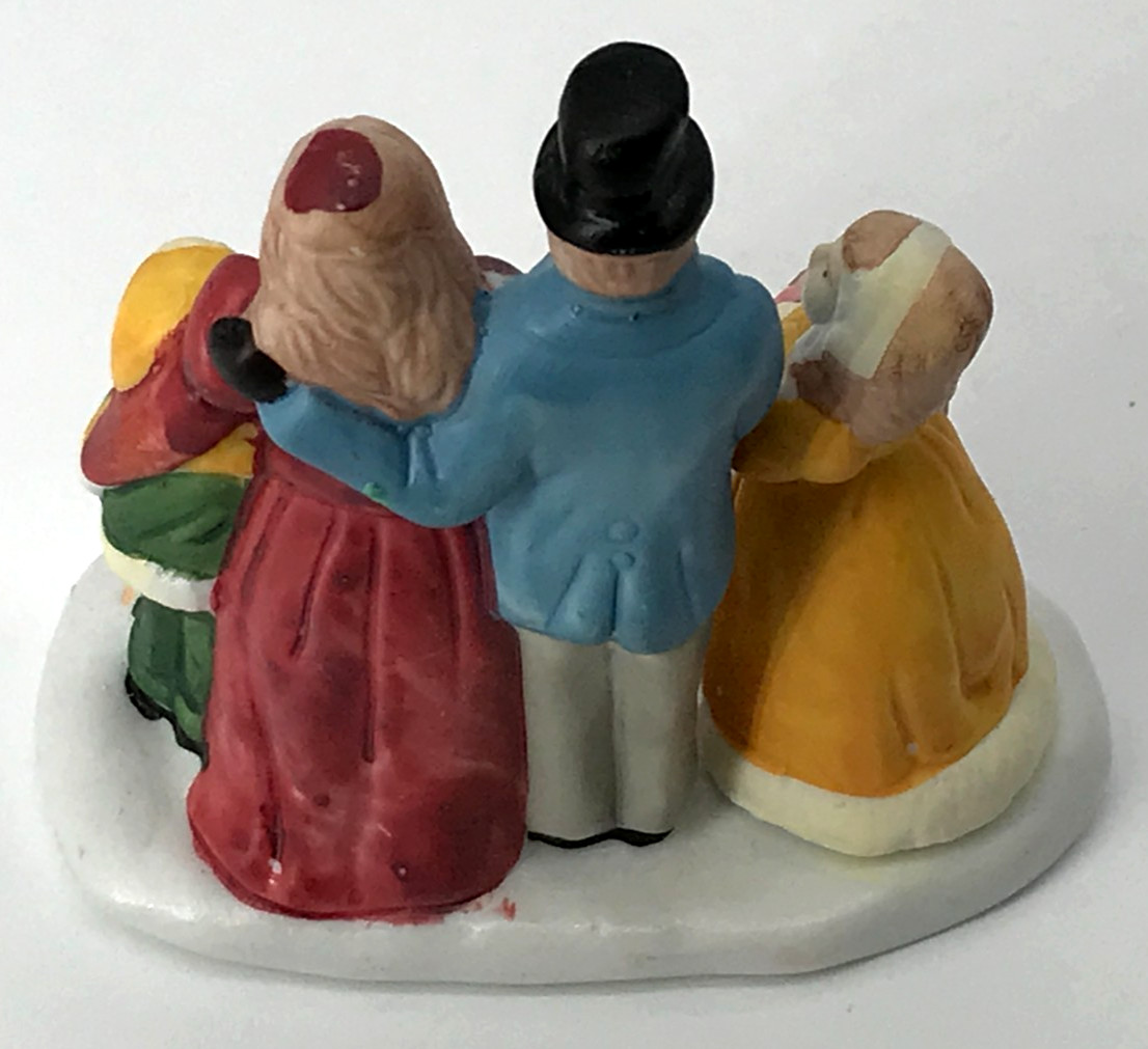 Ceramic Porcelain Christmas Village Carolers and Dog 3″ Long Taiwan