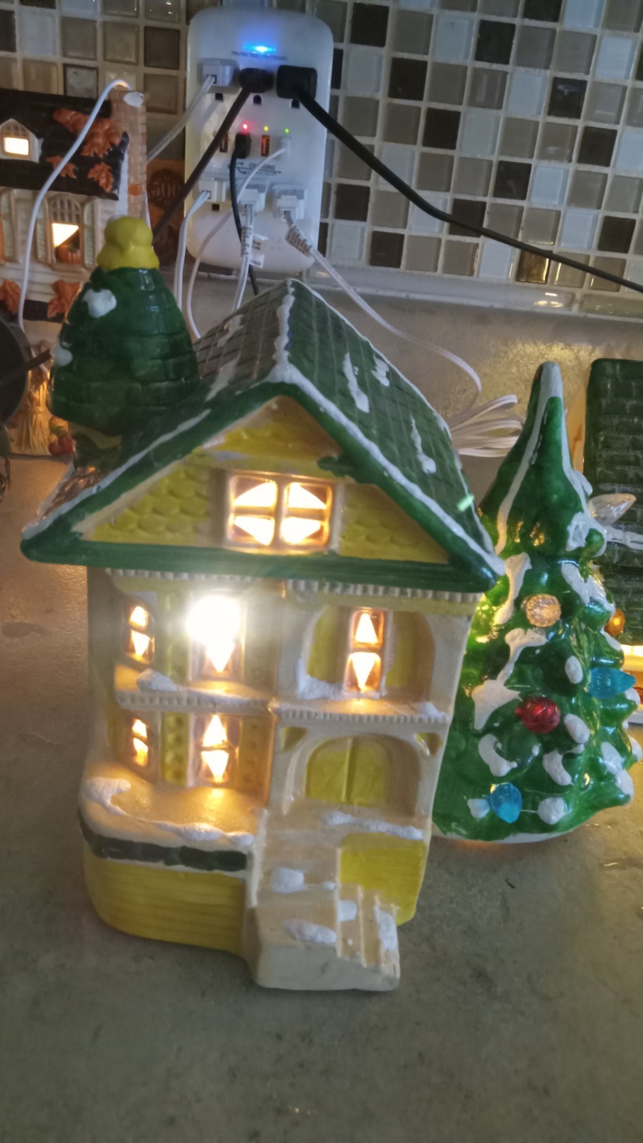 1981 Mann Yellow Ceramic Knob Hill San Francisco Victorian House Christmas Lit