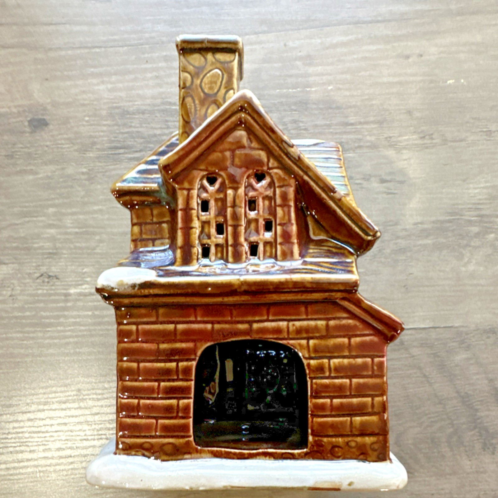 Holiday Inspirations Ceramic Illuminated Christmas House Tealight Holder 2006