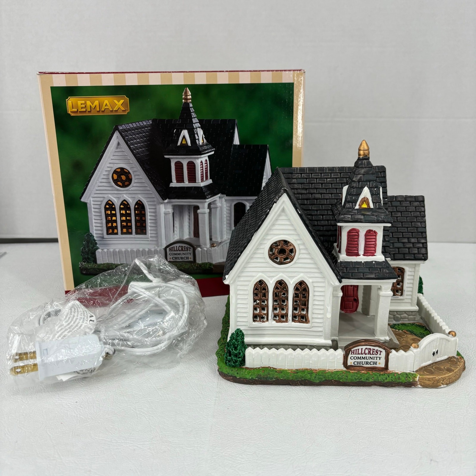 Lemax Hillcrest Community Church Porcelain Lighted Christmas Village Building