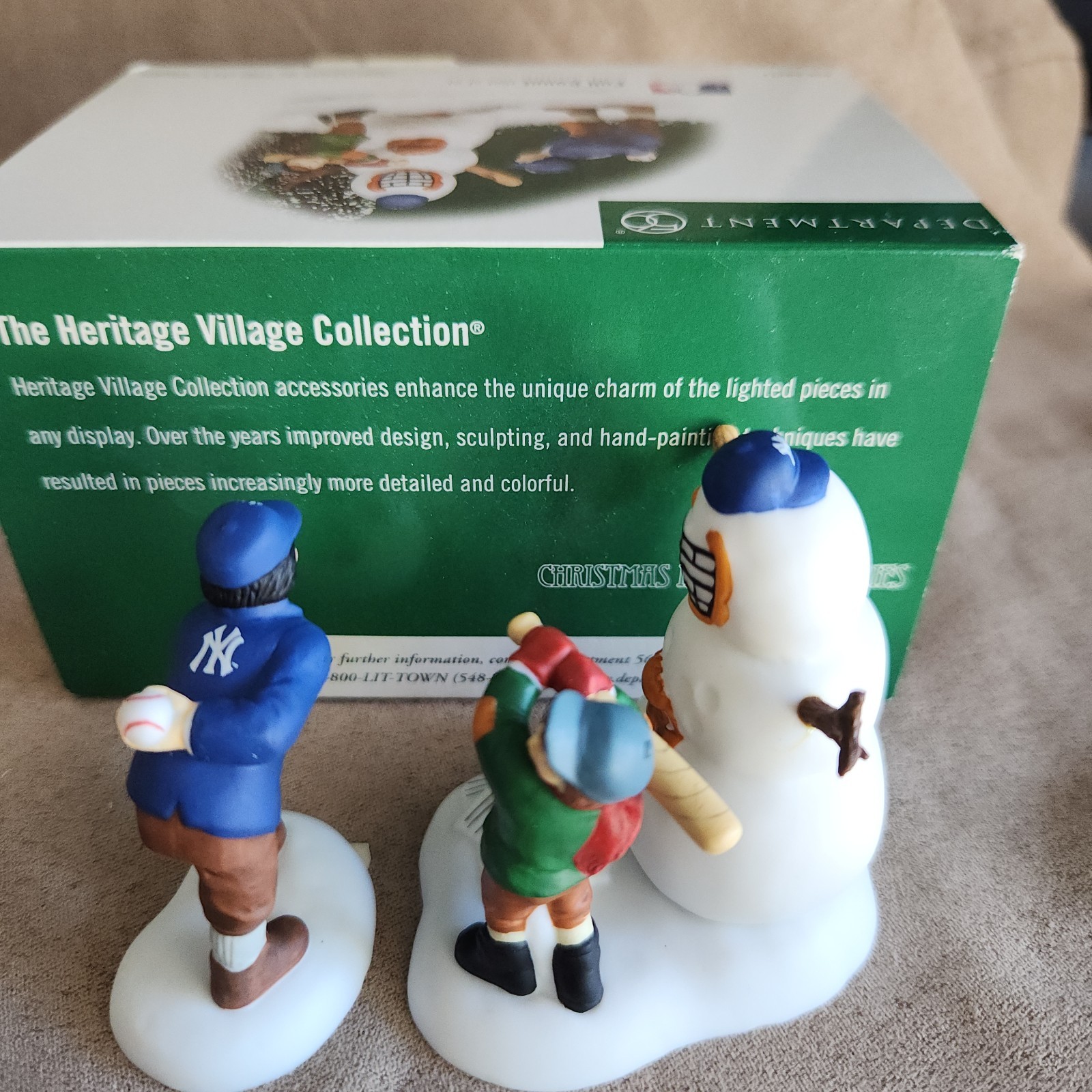 Full Count #58977 kids baseball Dept. 56 Christmas In The City -BUYER GUARANTEE