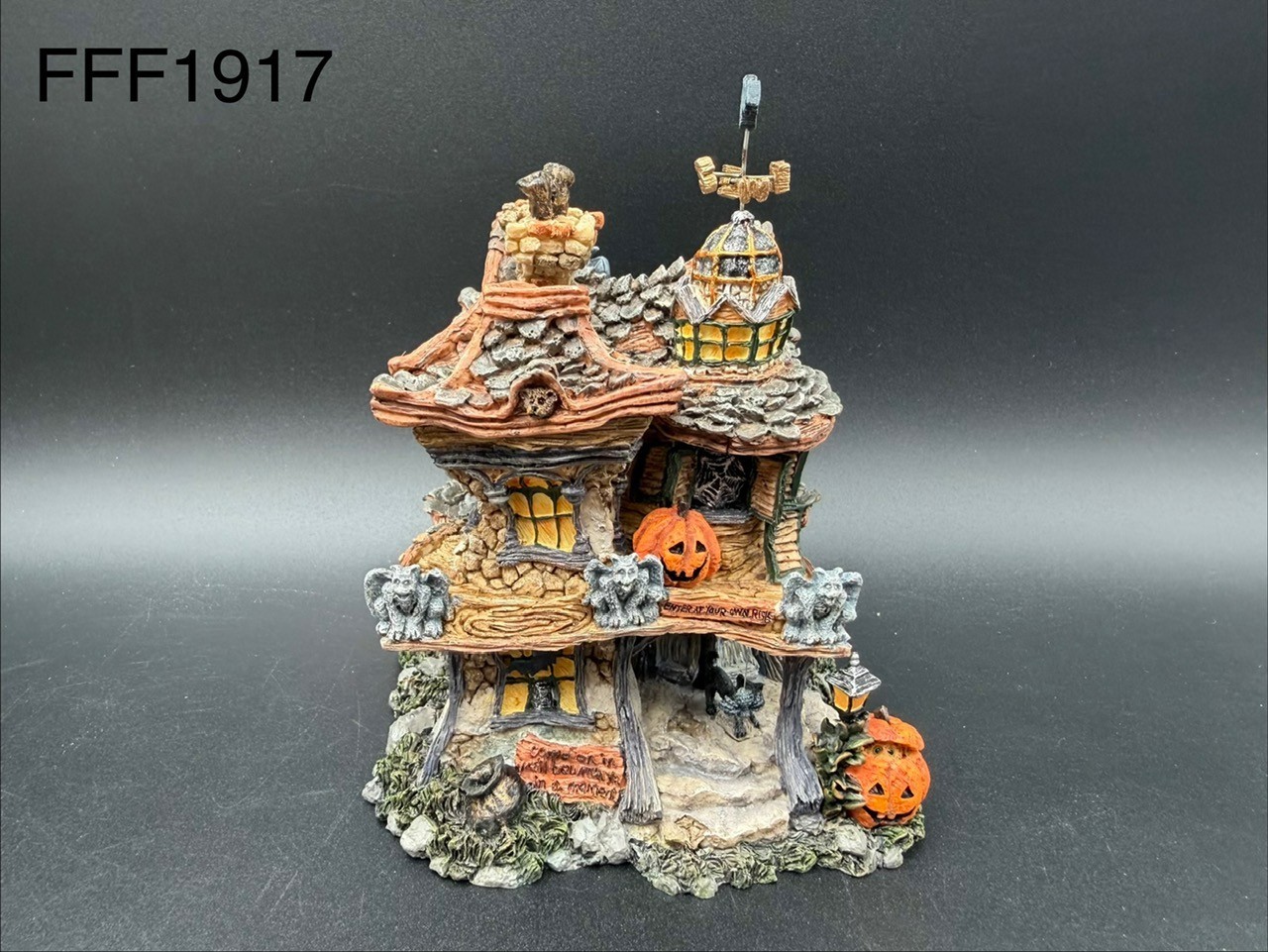 2000 Boyds Town ~ Punky Boobear’s Haunted Halloween House, Style#19012