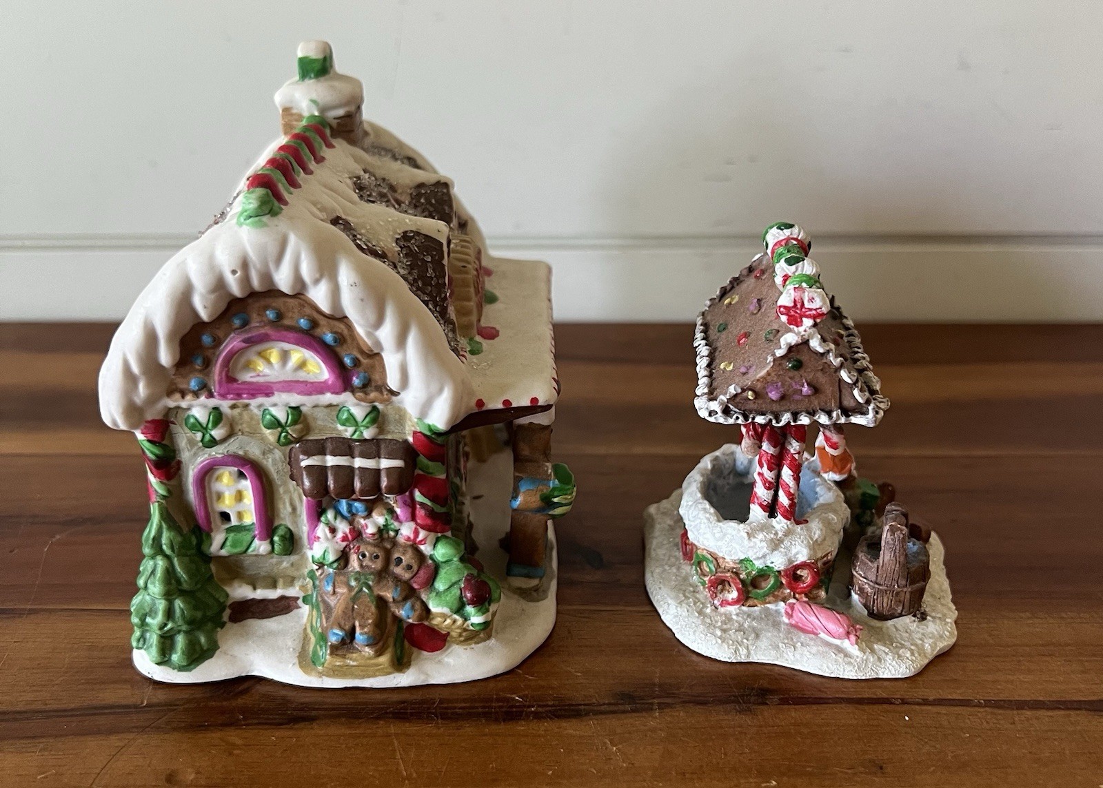 Greenbrier GingerFrost Lane Biscuit Factory 2005 & Wishing Well Christmas