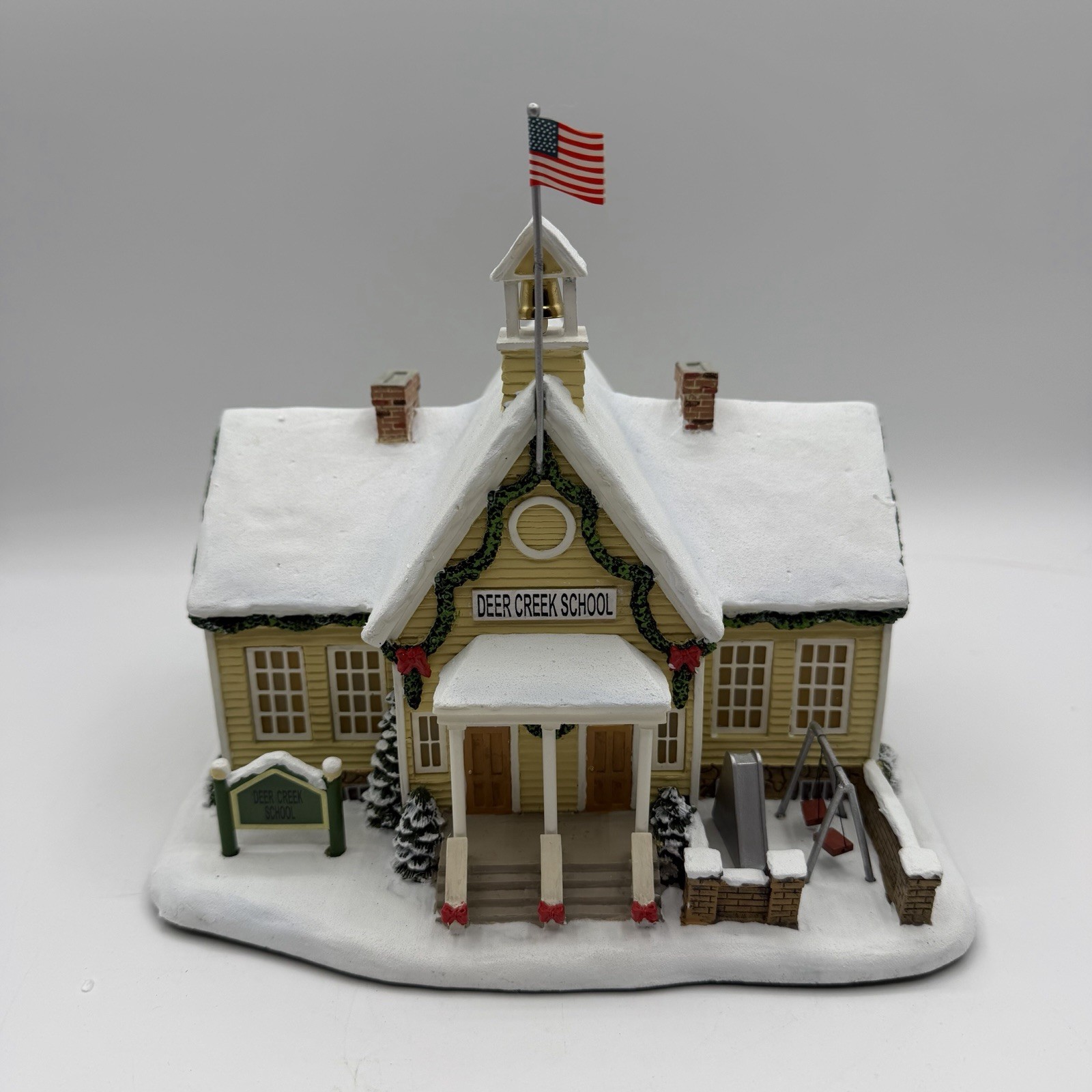 Vintage John Deere Creek Hawthorne Village Light Up 2004 Deer Creek School 79128