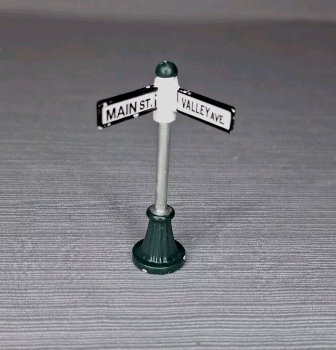 5 Piece Lot Christmas Village Accessories Bench Street Sign Clock Metal Taiwan