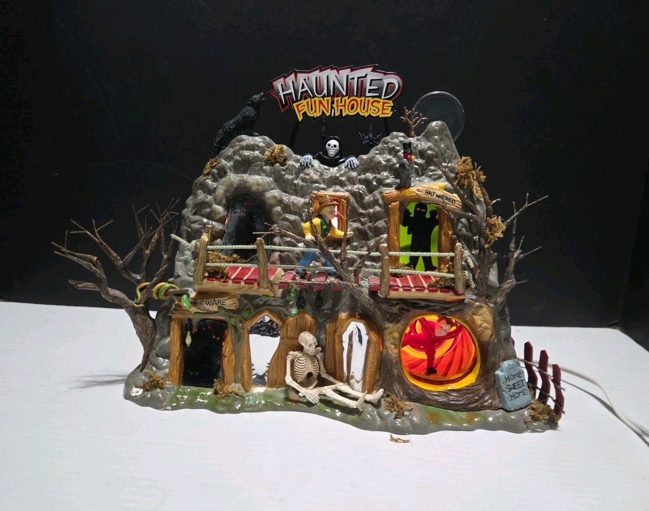 Dept 56 Halloween Haunted Fun House Light Up Snow Village 55094 11″