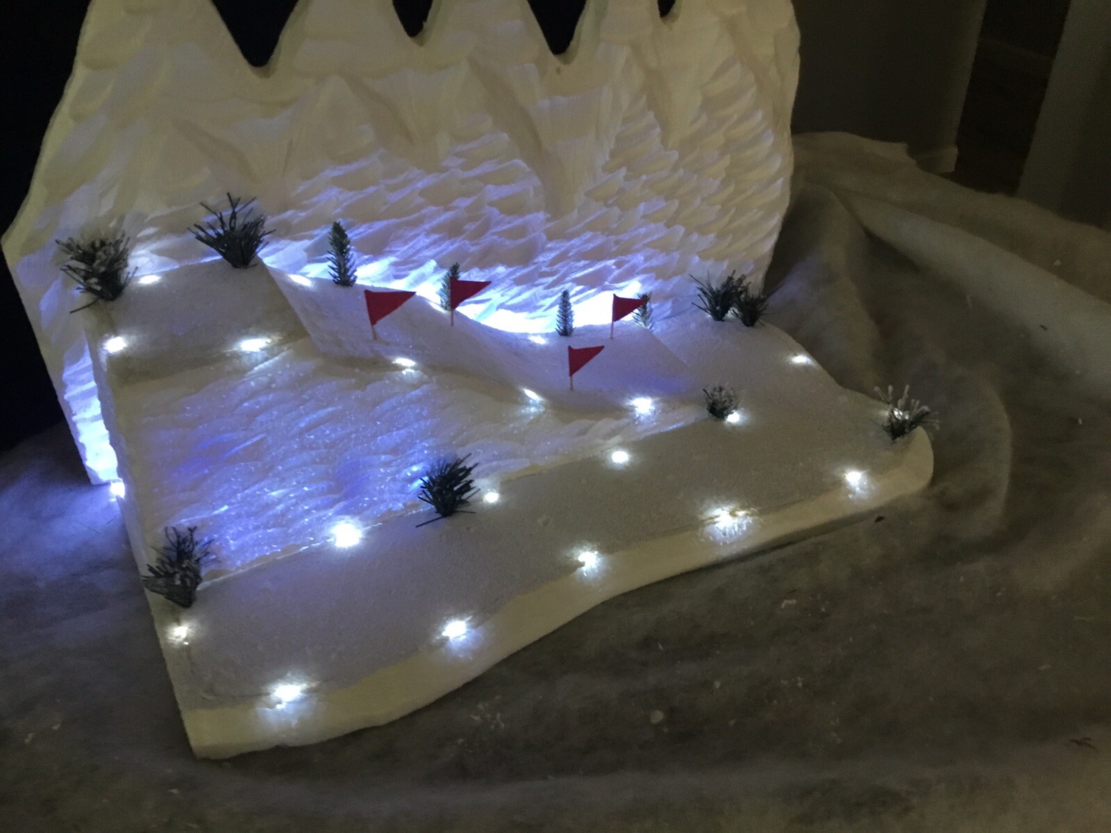 christmas village display Illuminated Ski Slope Scene For Lemax Dept 56 + Other