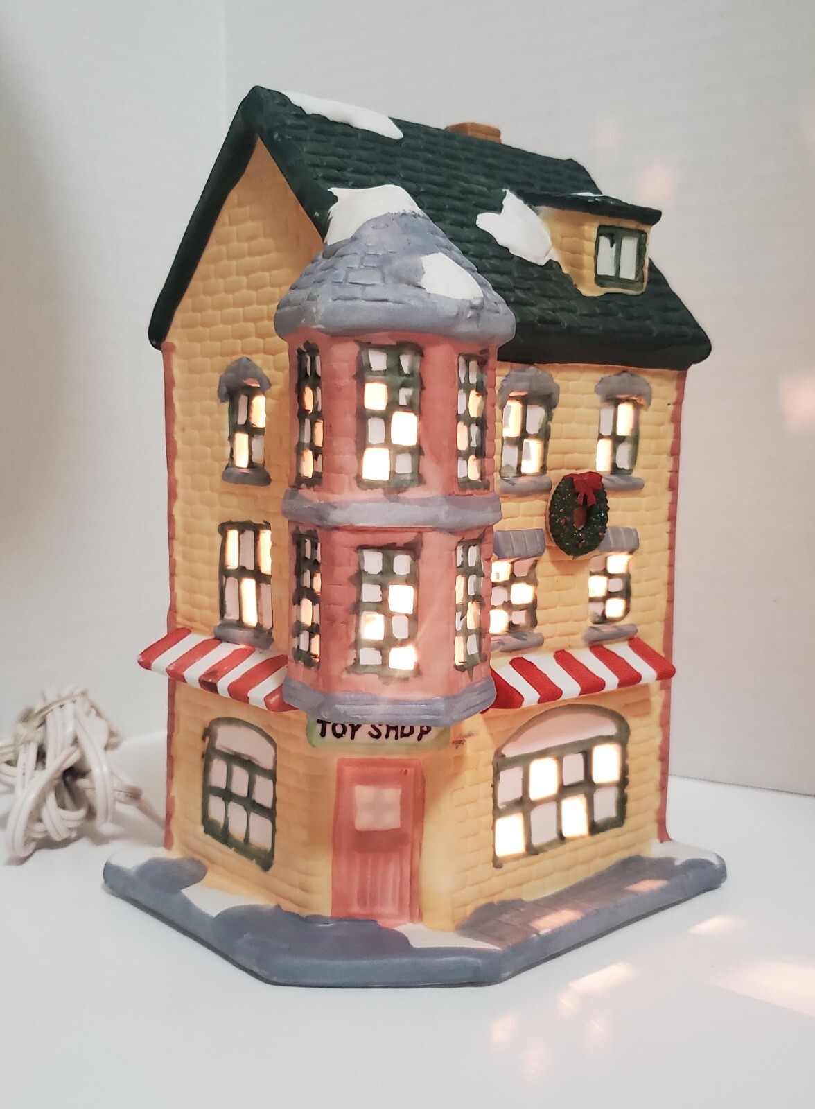 Vintage HOLIDAY EXPRESSIONS Ceramic Christmas Village Light “Toy Shop” 8.5″