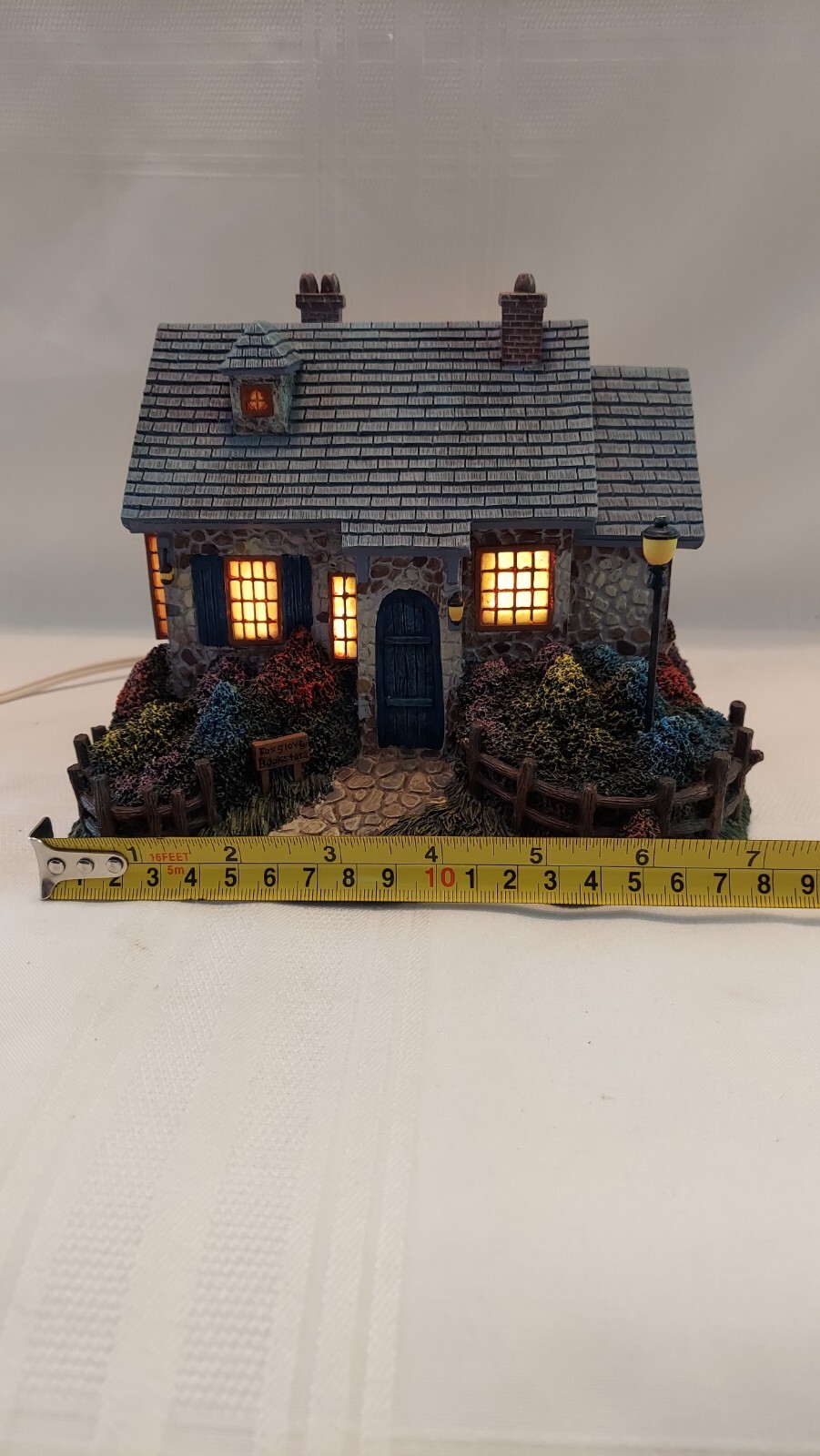 VNTG Hawthorne Village Thomas Kinkade Seaside Lighted “Foxglove Bookstore” (U19)