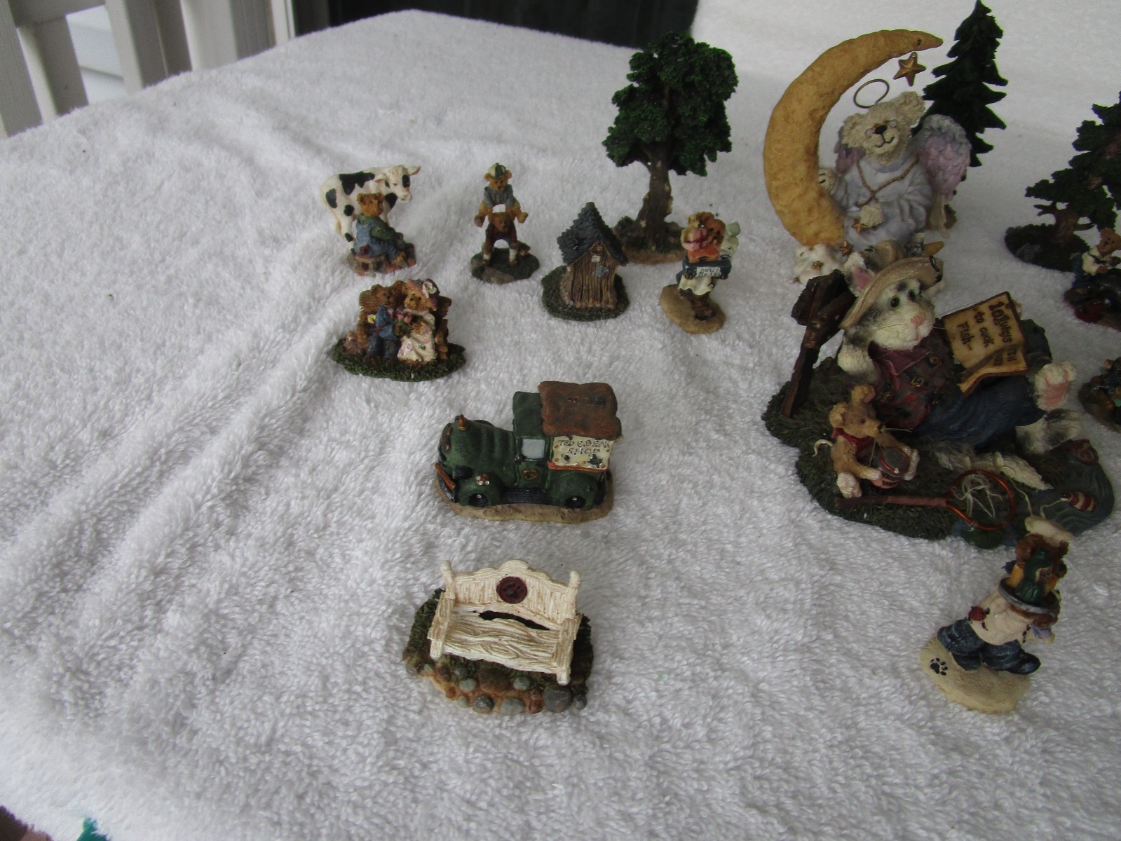 Boyds Town Village Collection~ Lot of 24~ Bears & Trees Figurines Plus Friends!!