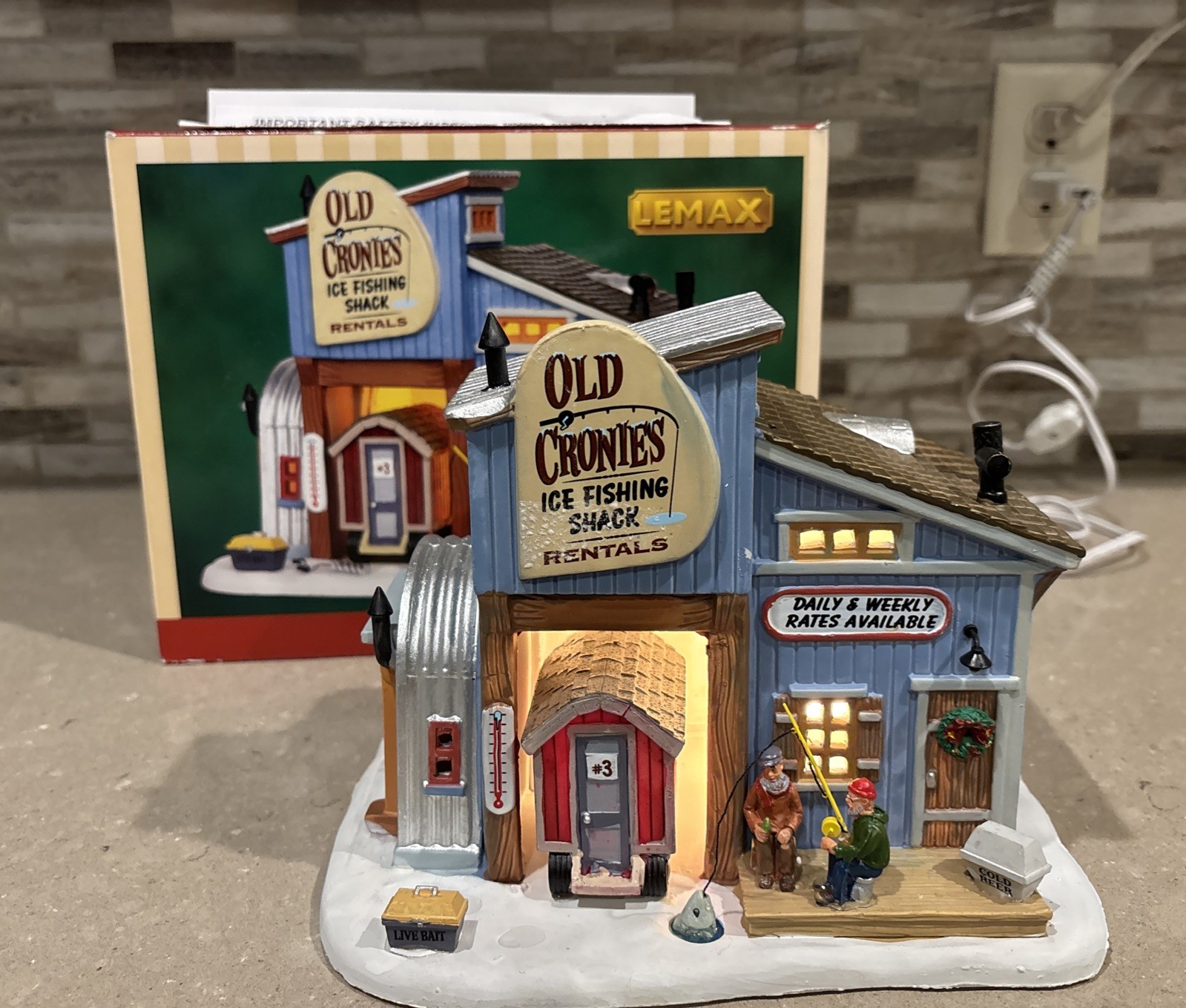 Lemax Old Cronies Ice Fishing Shack 2013 w/ Light & Box #35772 ~ See Description