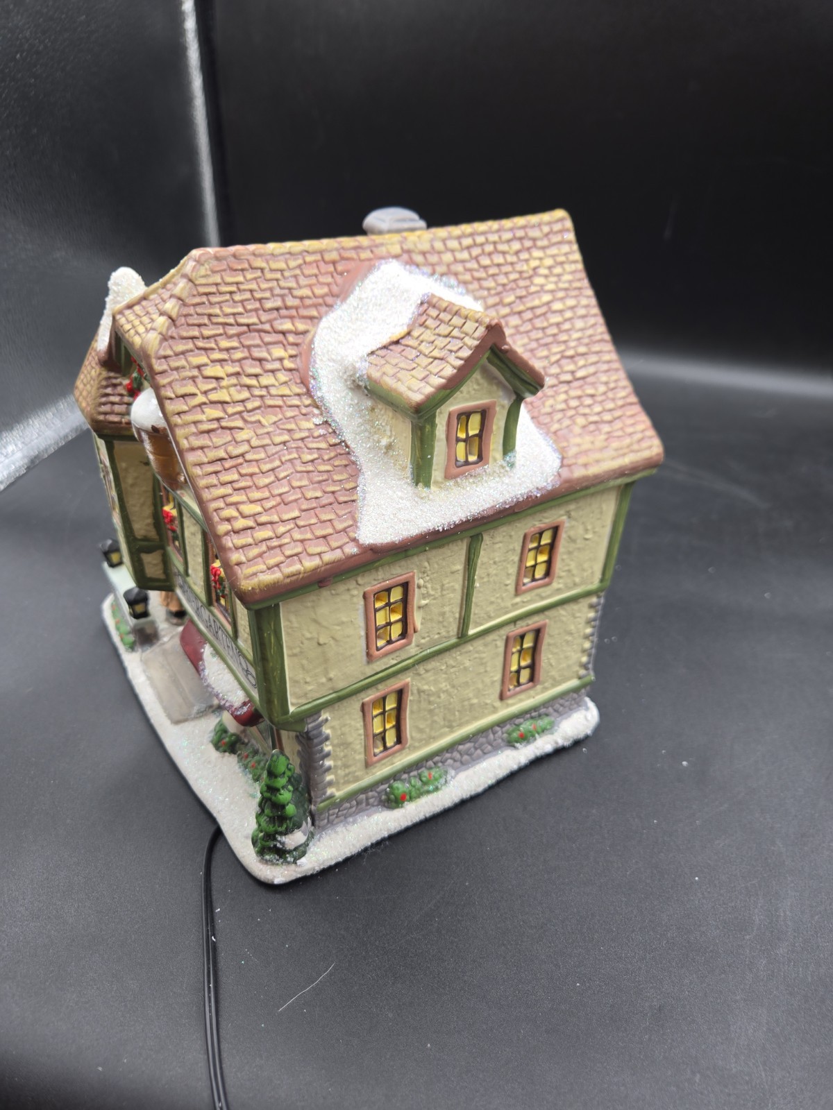 St. Nicholas Square Biergarten Beer Garden Building w/Box Retired Beergarden NEW