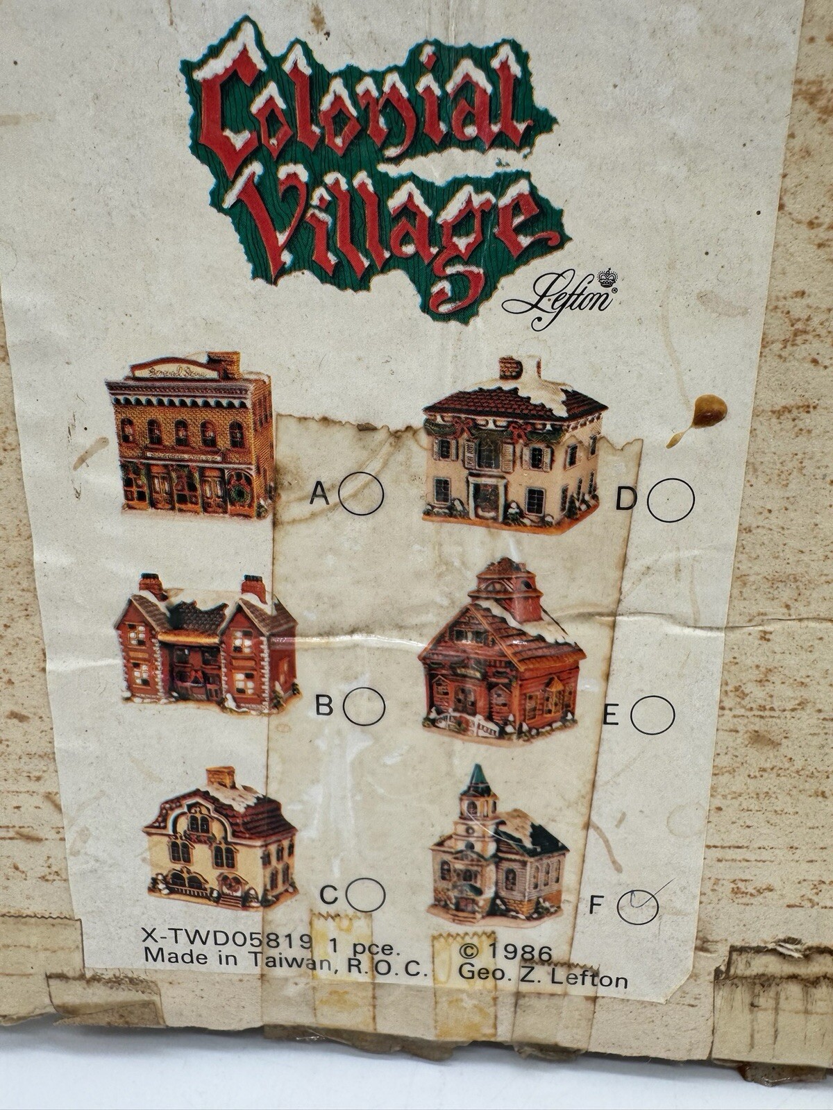 Vintage 1986 Lefton Handpainted Colonial Village Church Light Up Ceramic Taiwan