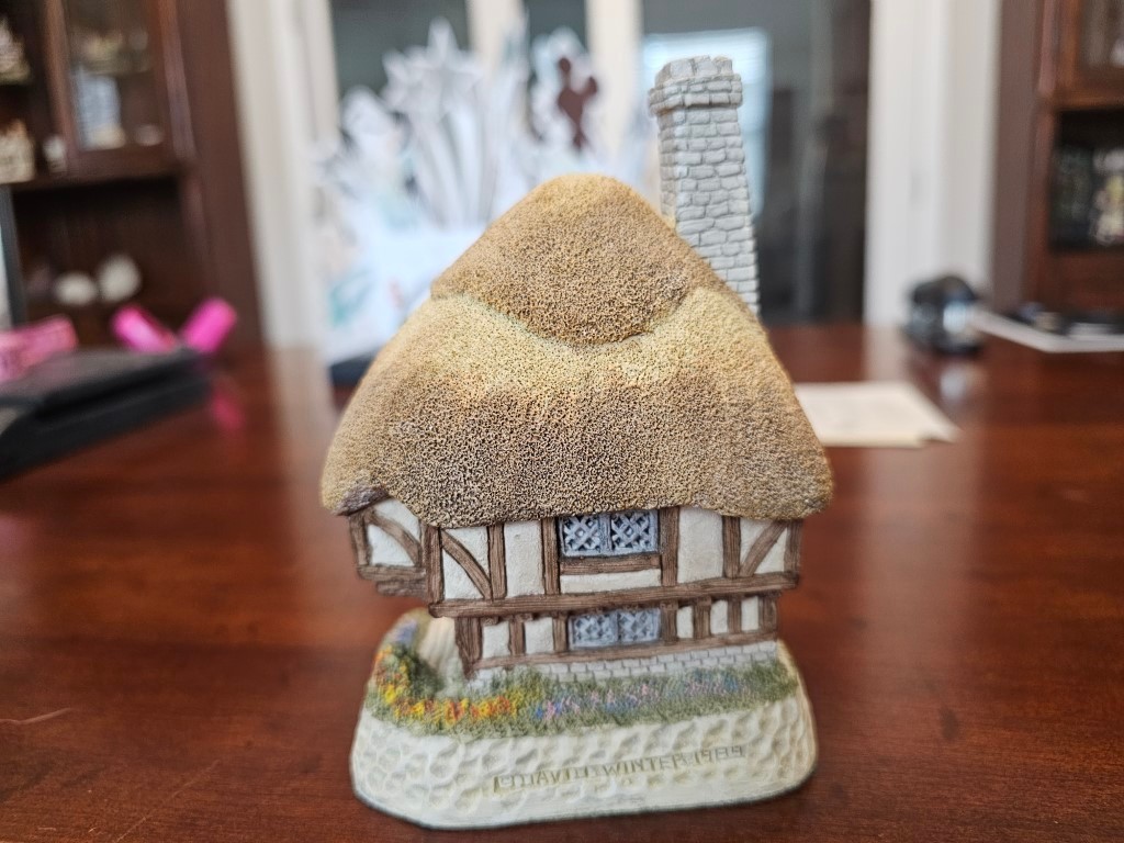 David Winter Pudding Cottage British Traditions 1990 COA Mint