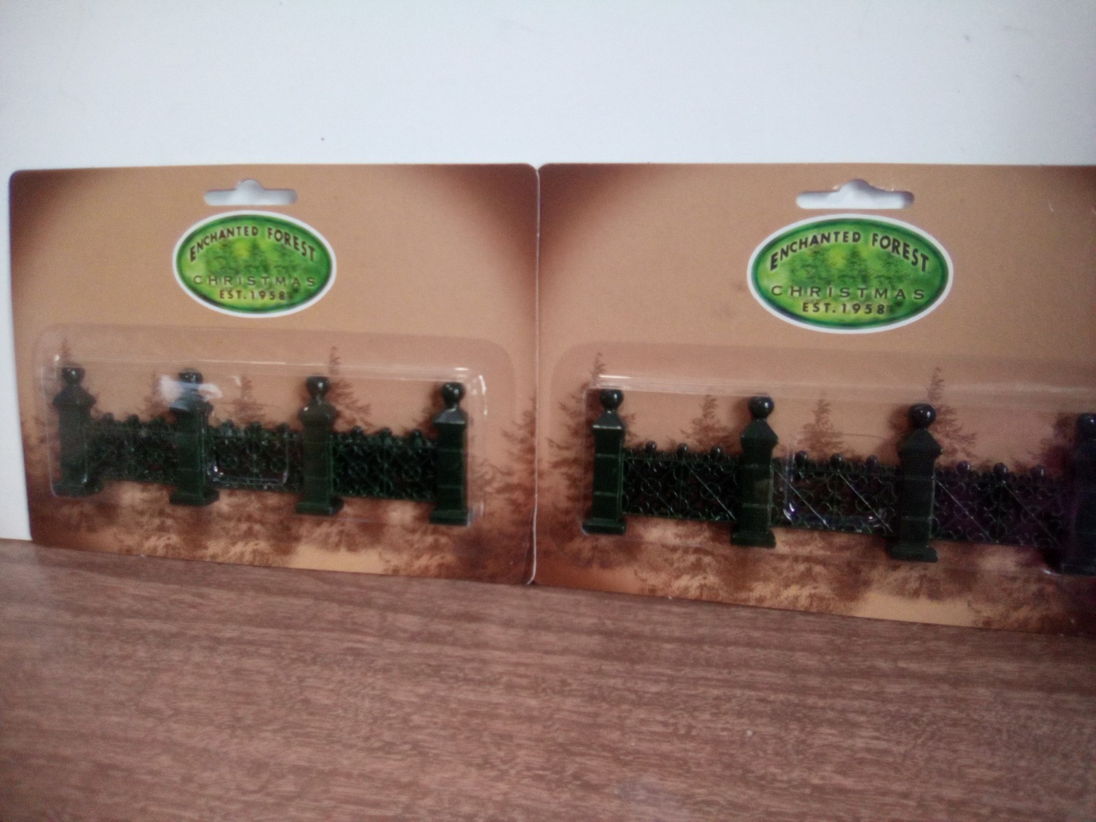 2 Enchanted Forest Village House Accesories Metal Fence Lot new