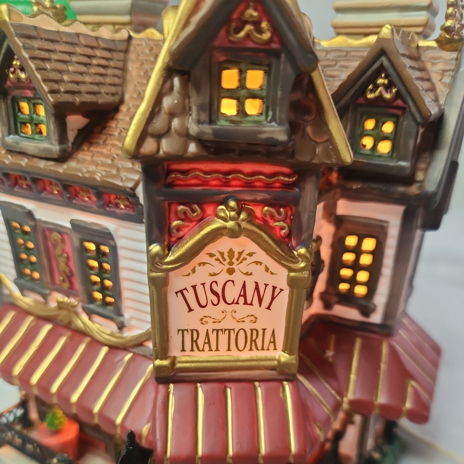 LEMAX COVENTRY COVE “TUSCANY TRATTORIA” Christmas Village house w/cord NIB