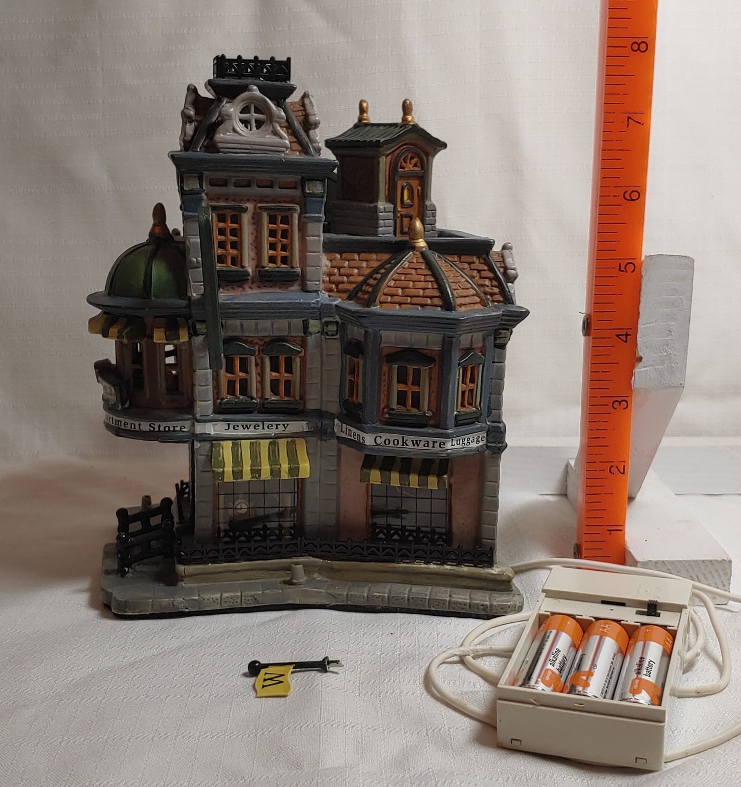 Lemax Caddington Village 2005 “Wagman’s Dept. Store” #55232