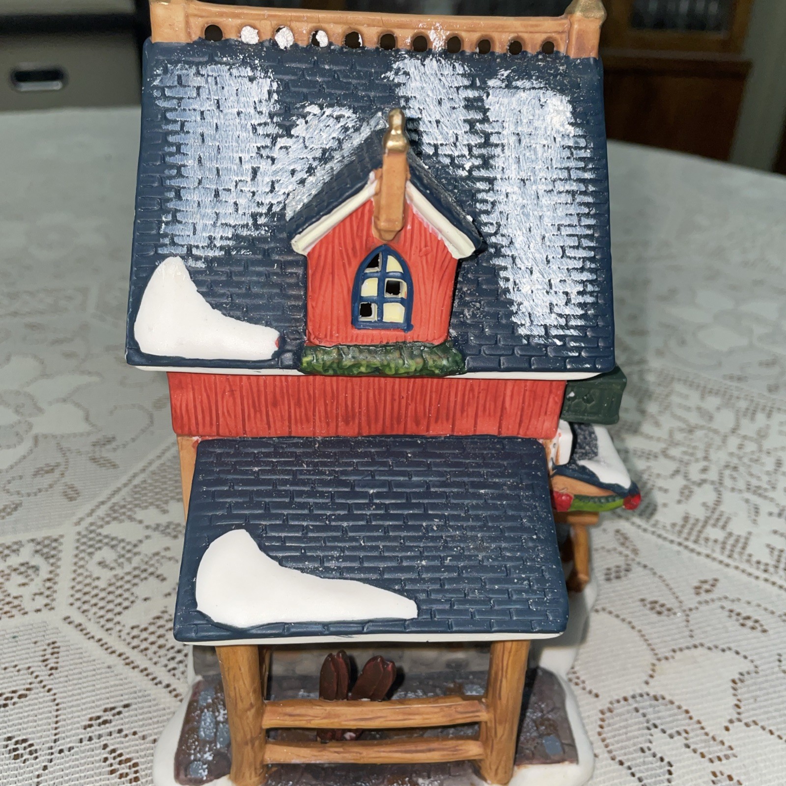 2010 Limited Edition Heartland Valley Village Chapmans Ski School With Box