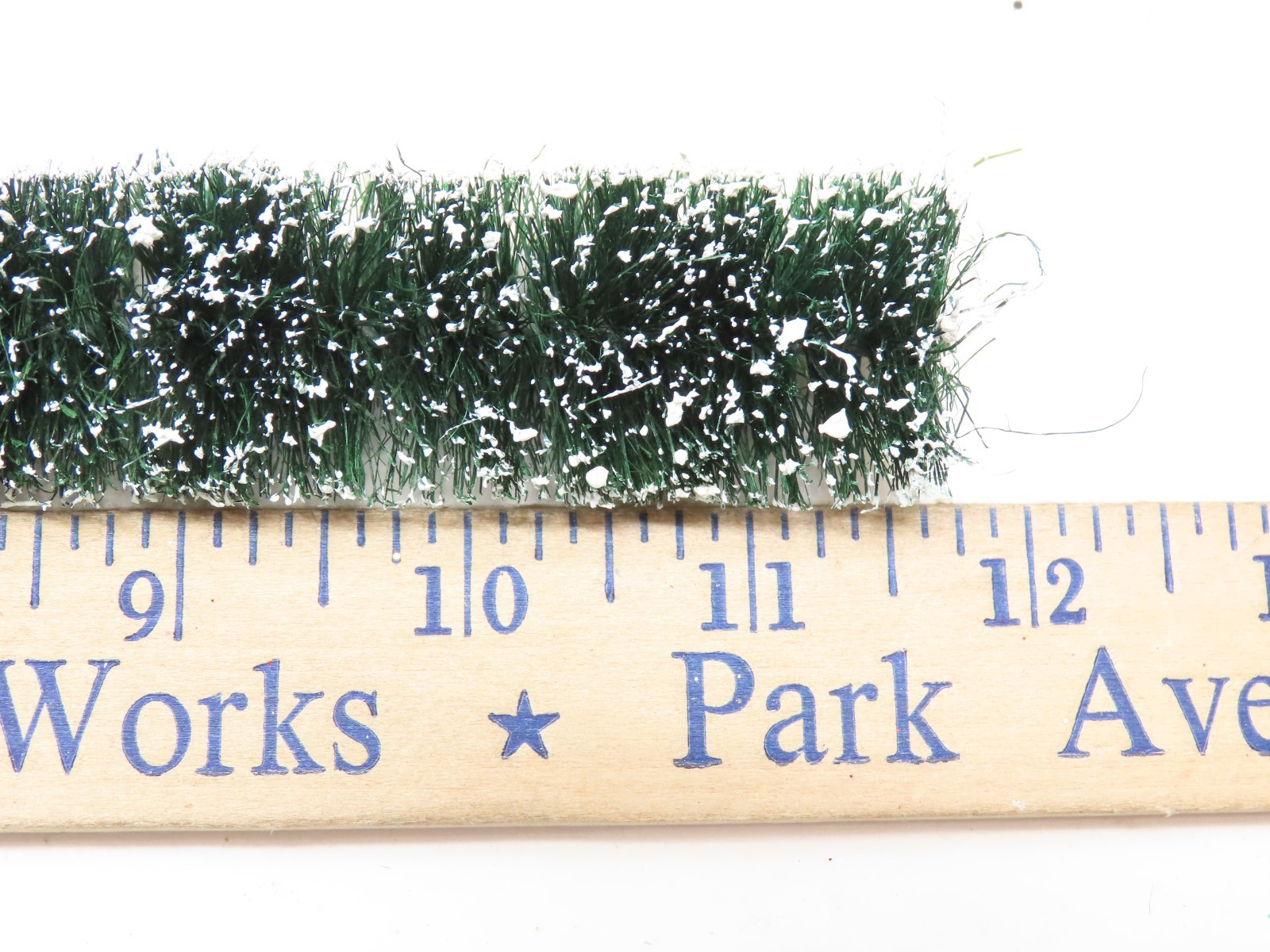 Lemax Flexible Hedge Bottle Brush Christmas Village Accessories Box D4873