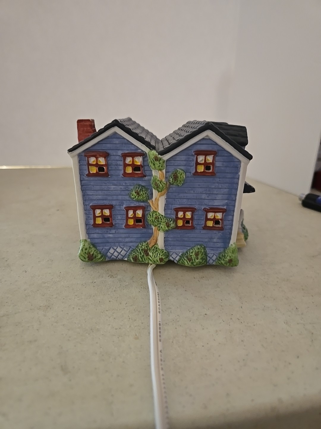 Ceramic Cottage With Light- 3.25 In Tall & 5 In Long. Works!