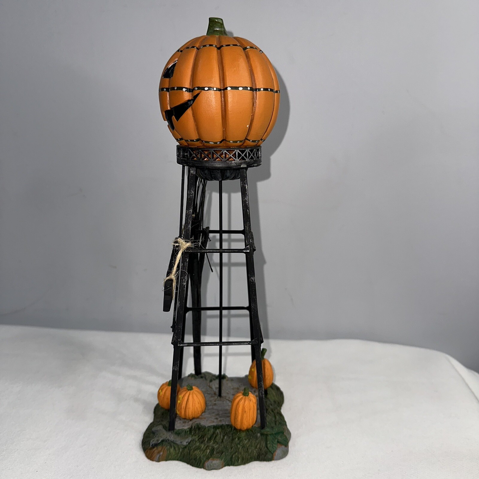 Department 56 Halloween Pumpkin Water Tower Village Accessories Boxed #53223