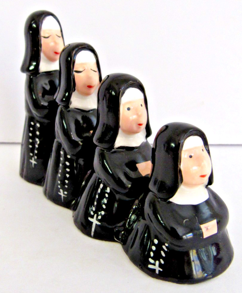 DEPT 56 “SINGING NUNS / WITH BOX” ~ (1985) ~ *** ORIGINAL SNOW VILLAGE ***
