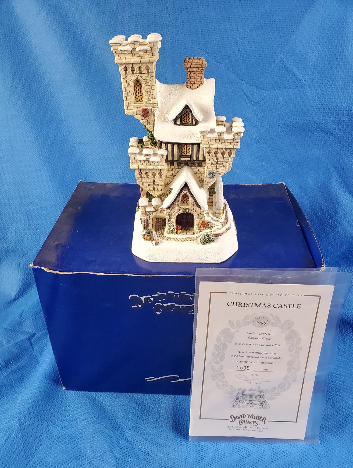 David Winter Cottages “Christmas Castle” 1996 Signed w/ box & COA 0595/2950