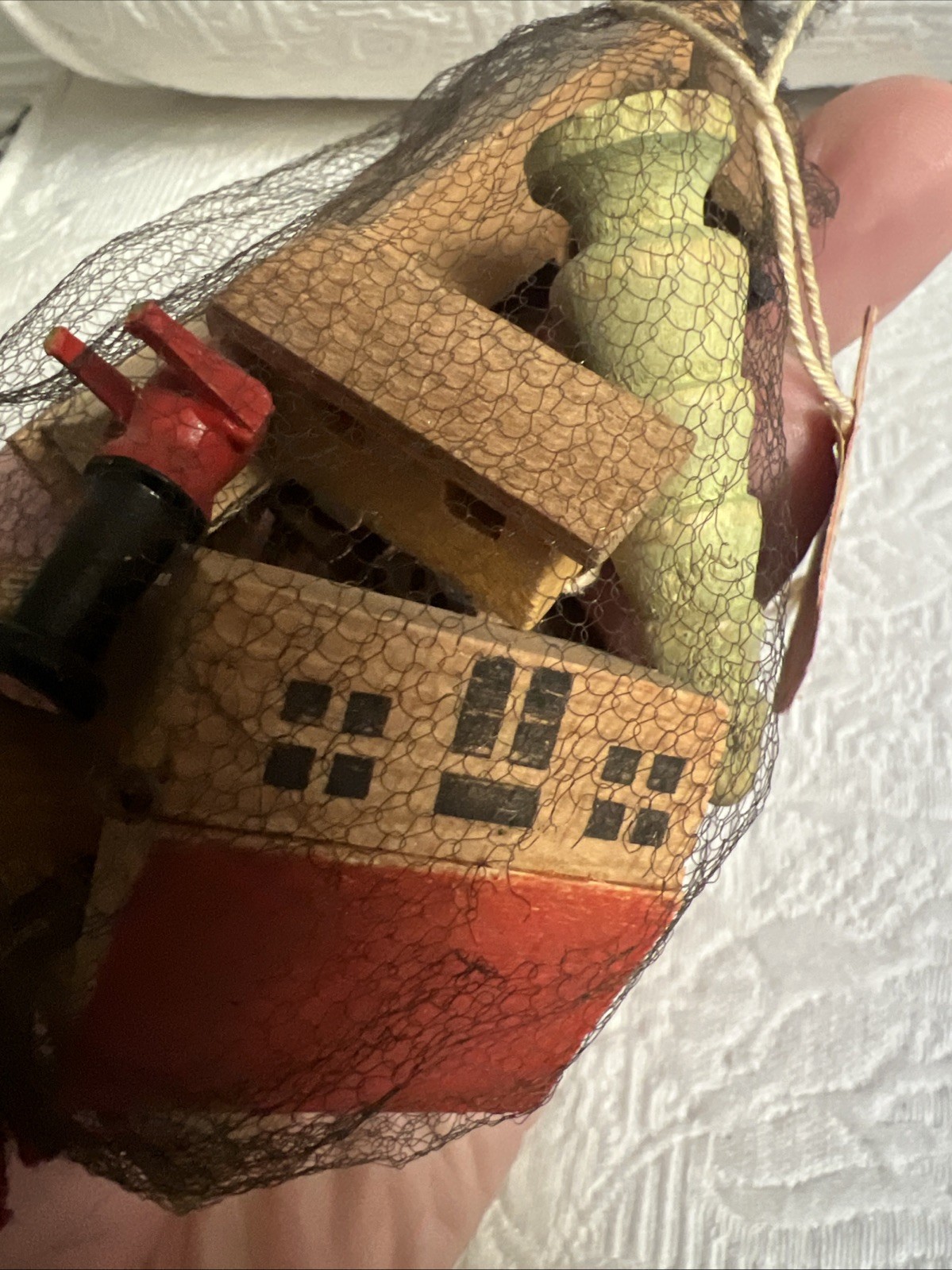 VTG NOS Eastern Germany Erzgebirge Wooden Village in bag #D