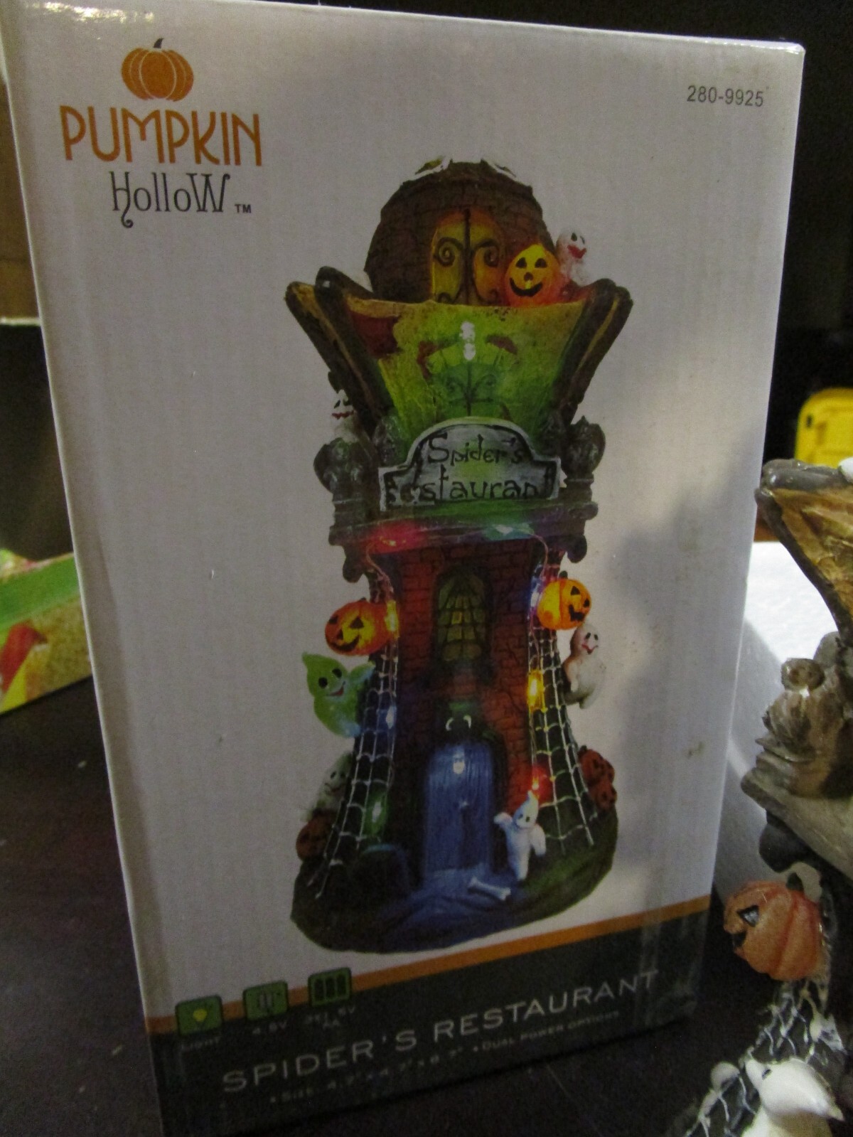 Pumpkin Hollow Spooky Town Spiders restaurant with box works 280-9925
