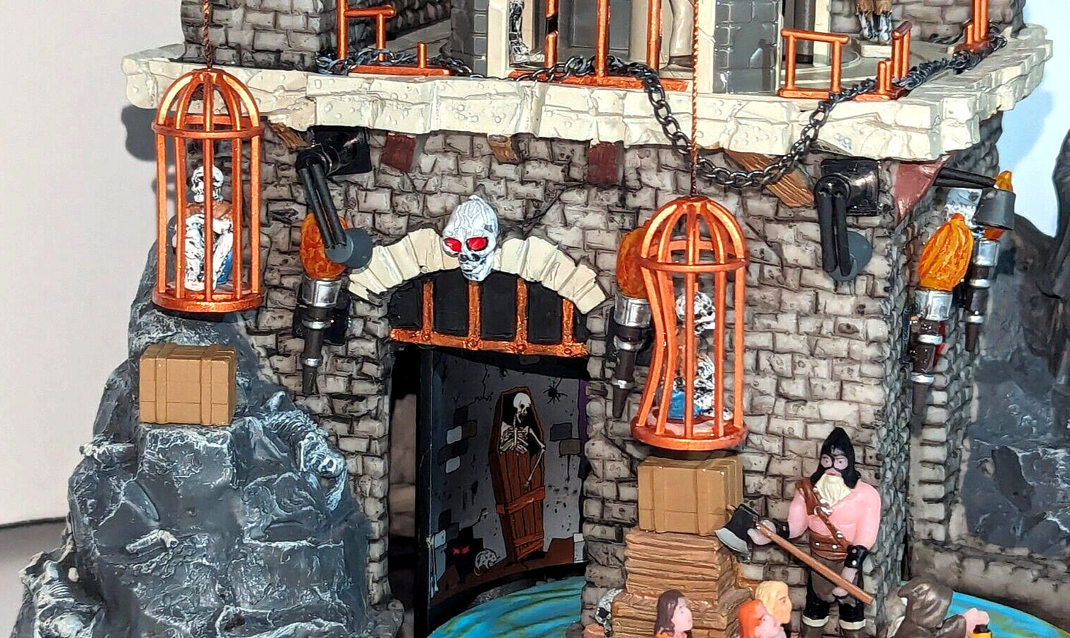 Lemax Spooky Town Dungeon of Terror Dragon Skeletons Animated Light Sound #35009