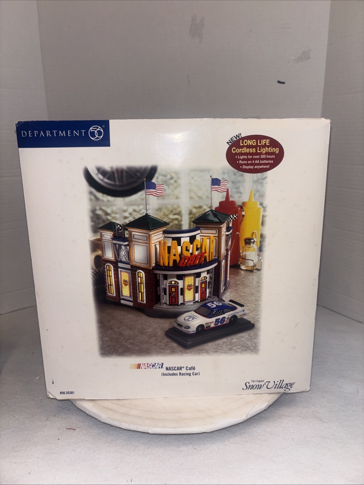 2005 Department 56 NASCAR CAFE Snow Village (lights up) w/ Car