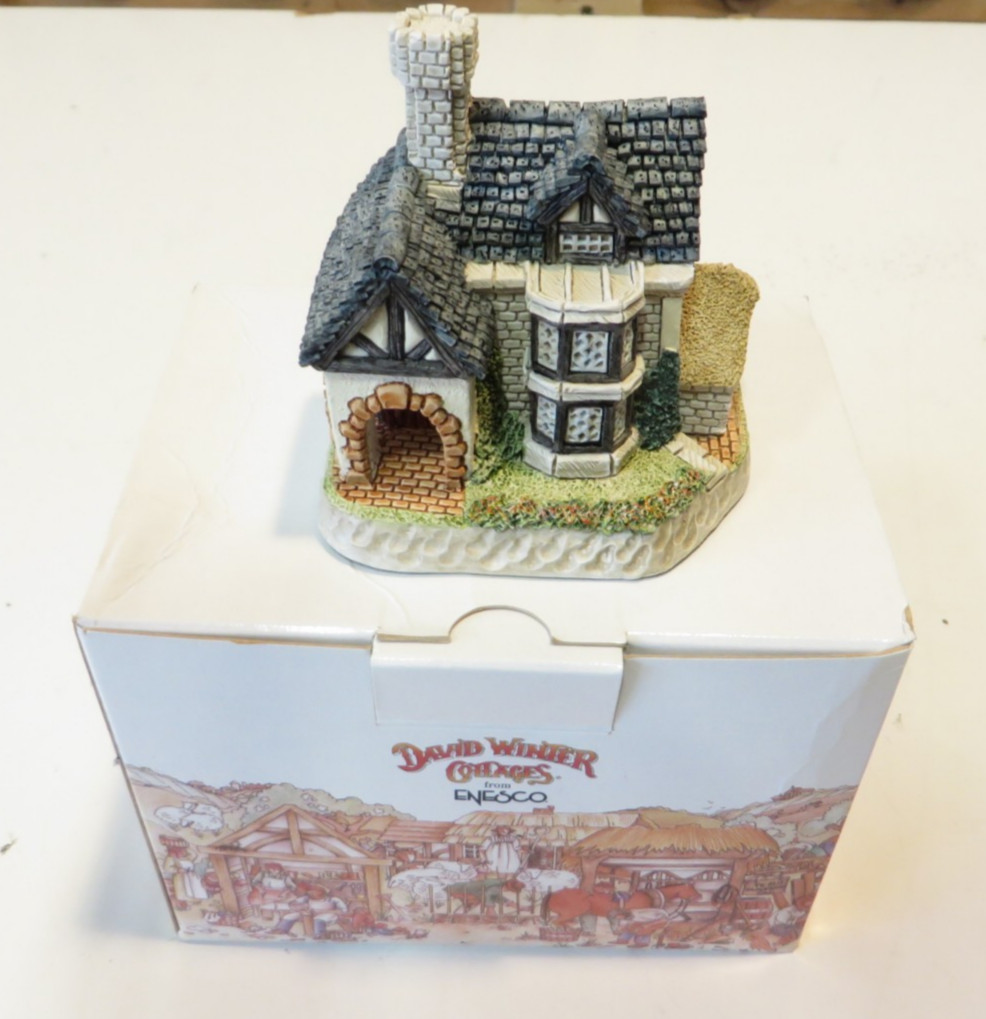 SIGNED David Winter The Alchemist’s Cottage Hand Painted COA Complete Paperwork