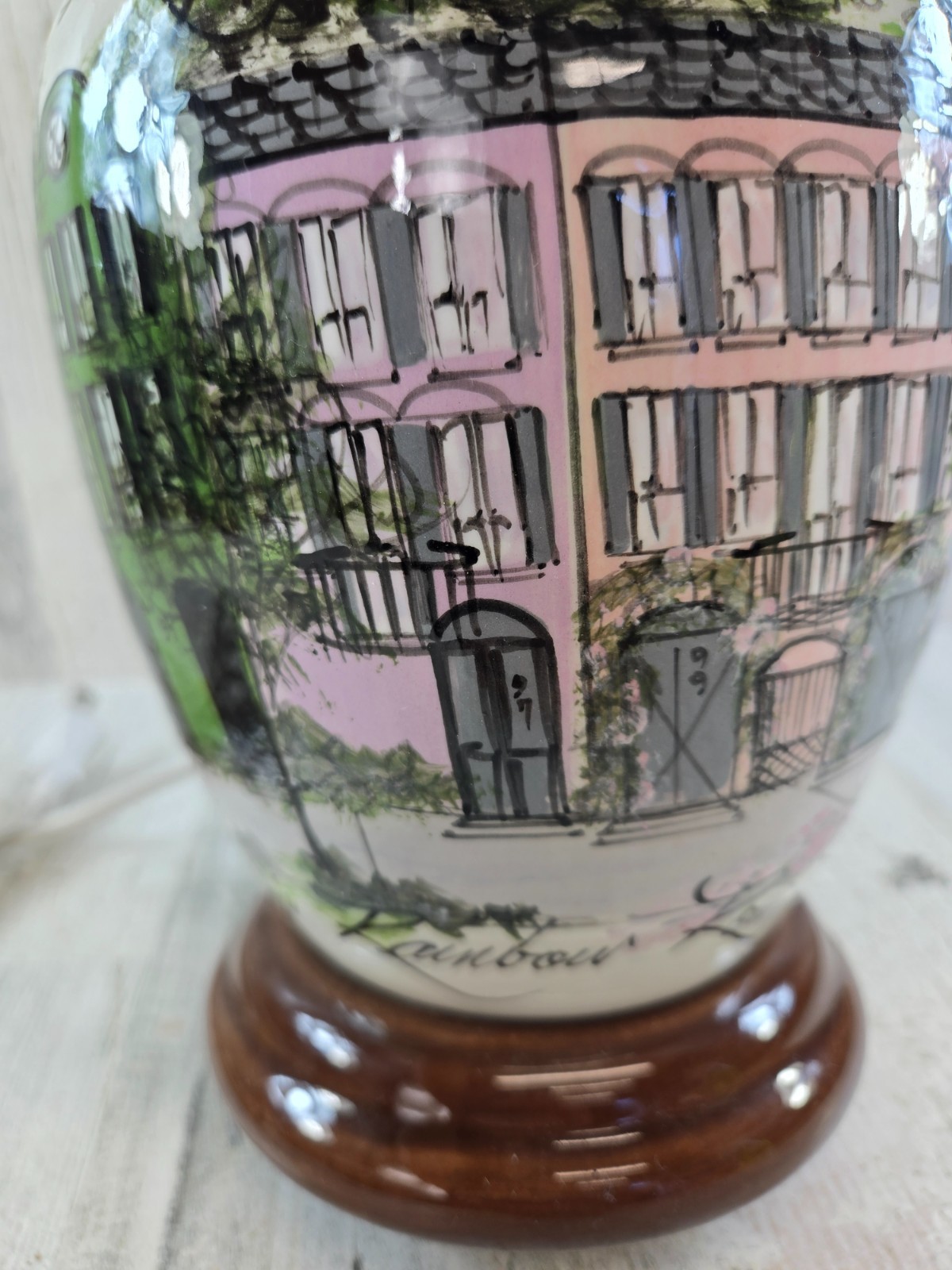 Shelia’s Collectibles Lamp and Shade Rainbow Row 2005 Limited Ed 11,806 RARE