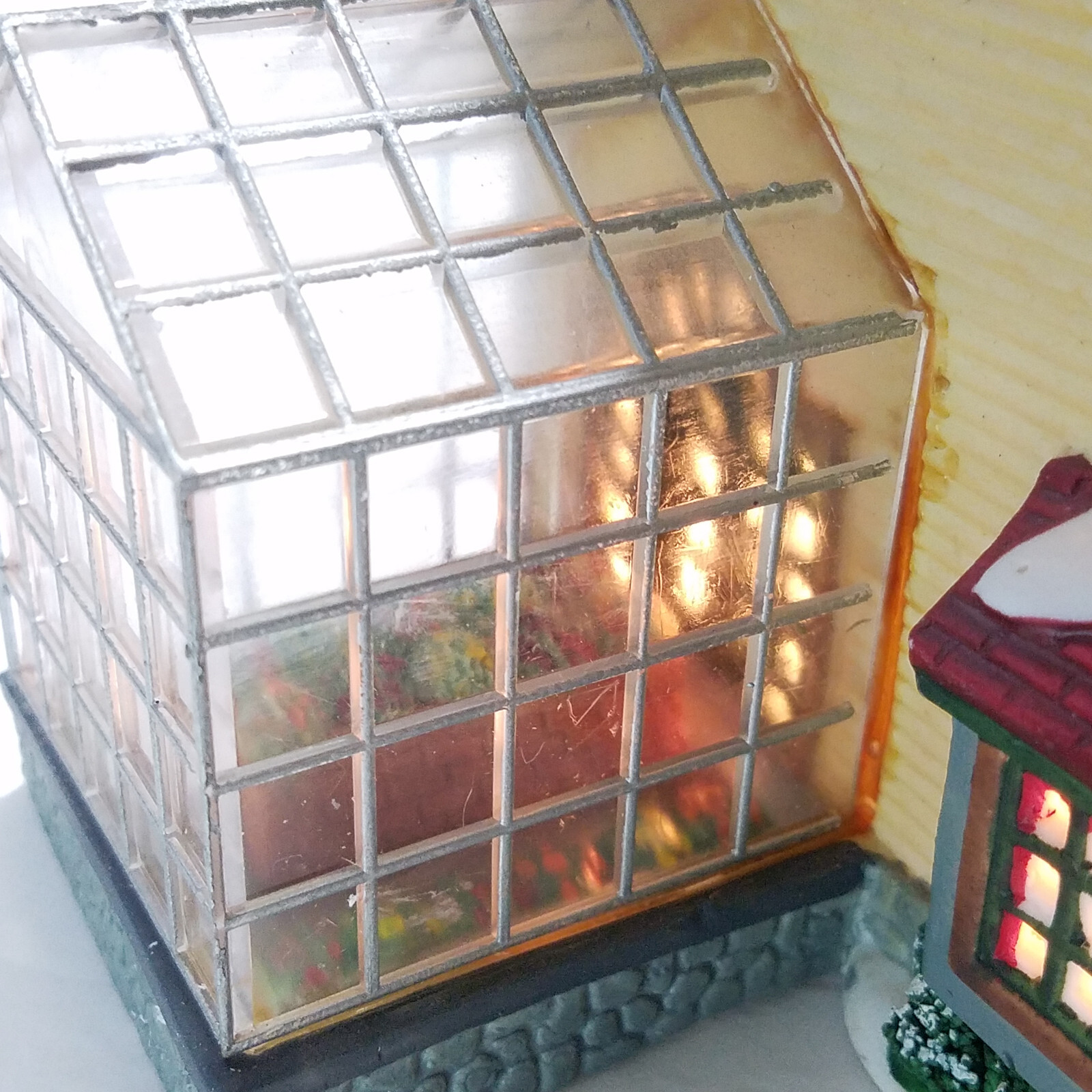 Lemax 1998 Nancy’s Nurseries Jukebox Junction #85279 Greenhouse Chimney Red Tile