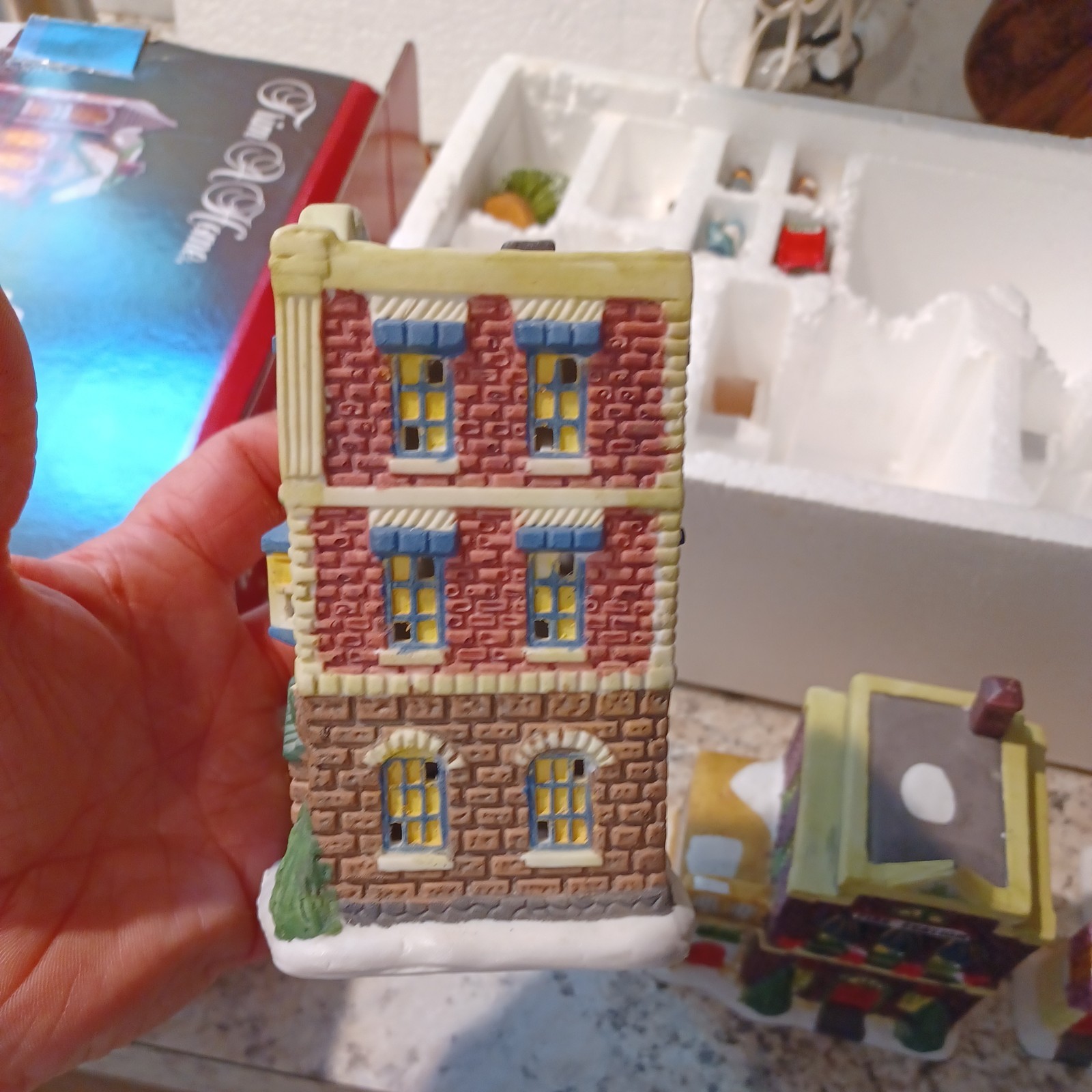 Holiday Village- TRIM A HOME- 3 lighted Buildings-post office,bank,fire station