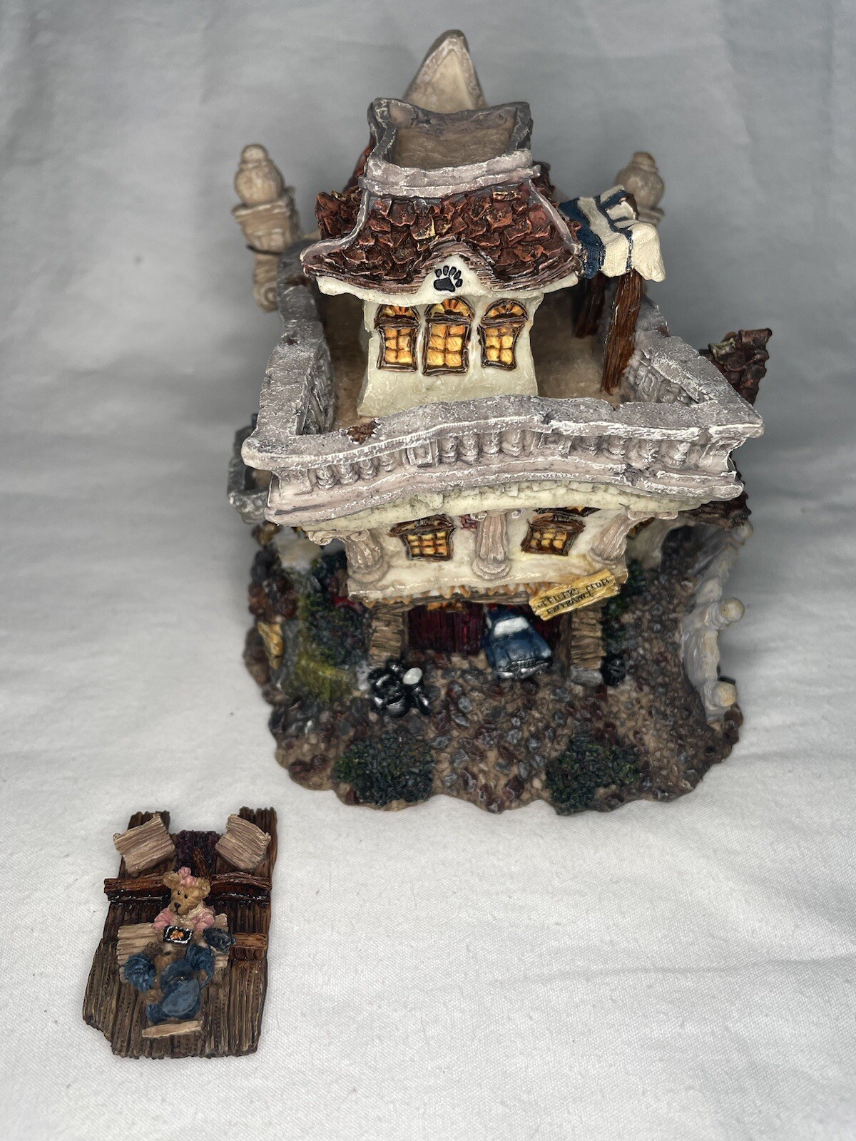 Boyd’s Bearly Built Village, The Boyds Town Police Station, 1E/3787