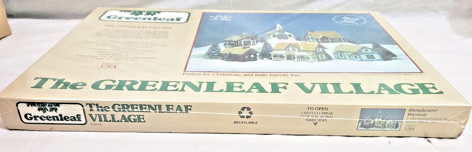 NEW VTG THE GREENLEAF VILLAGE 6 BUILDINGS 1983 NEW YORK WOODEN #8016