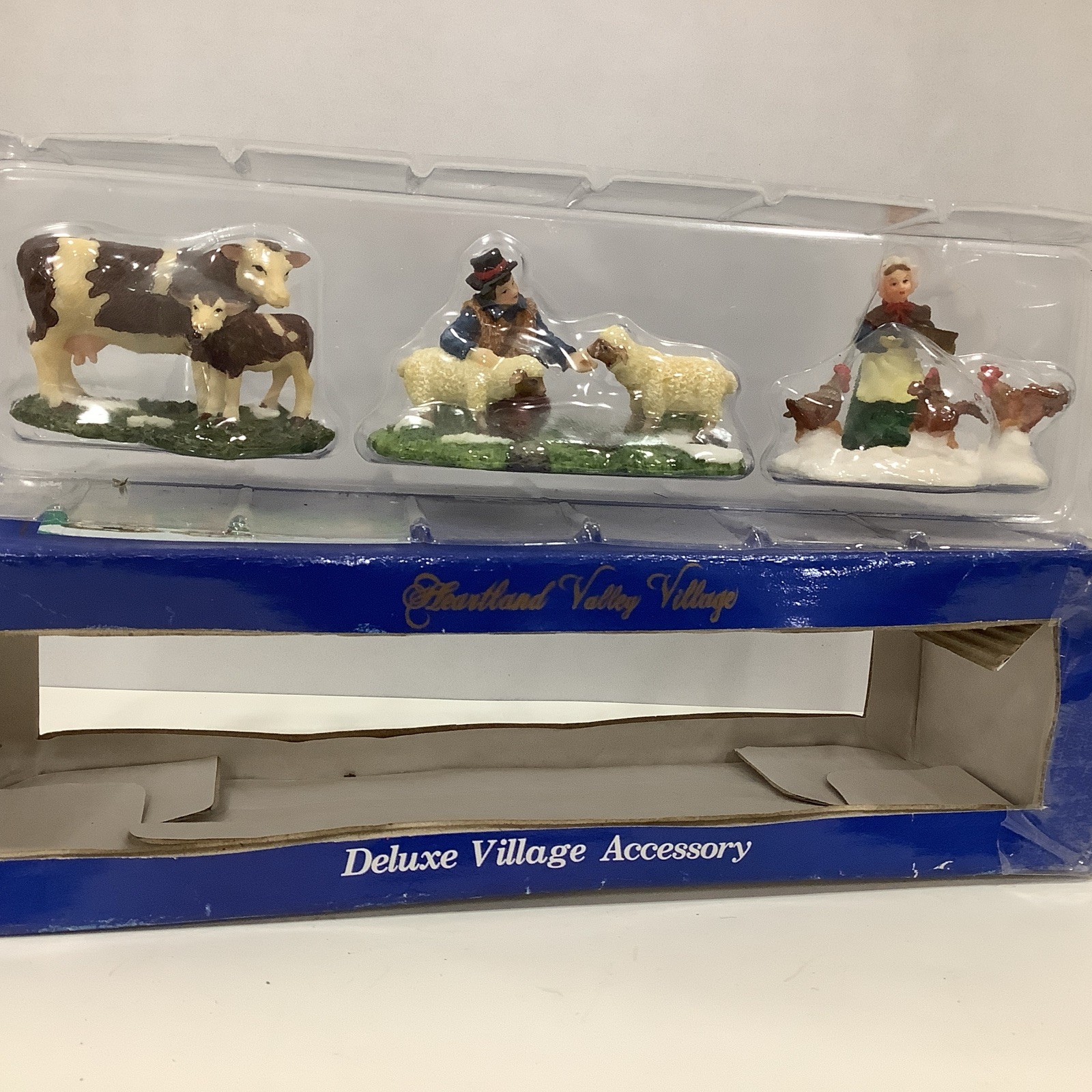 Heartland Valley Village Deluxe Accessory #9810599 (Cows, Sheep, Chickens)