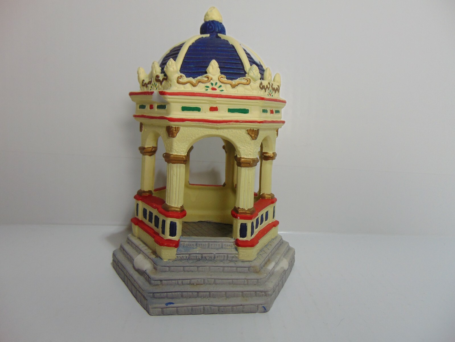 Noma Dickensville Collectibles Porcelain Gazebo 1996