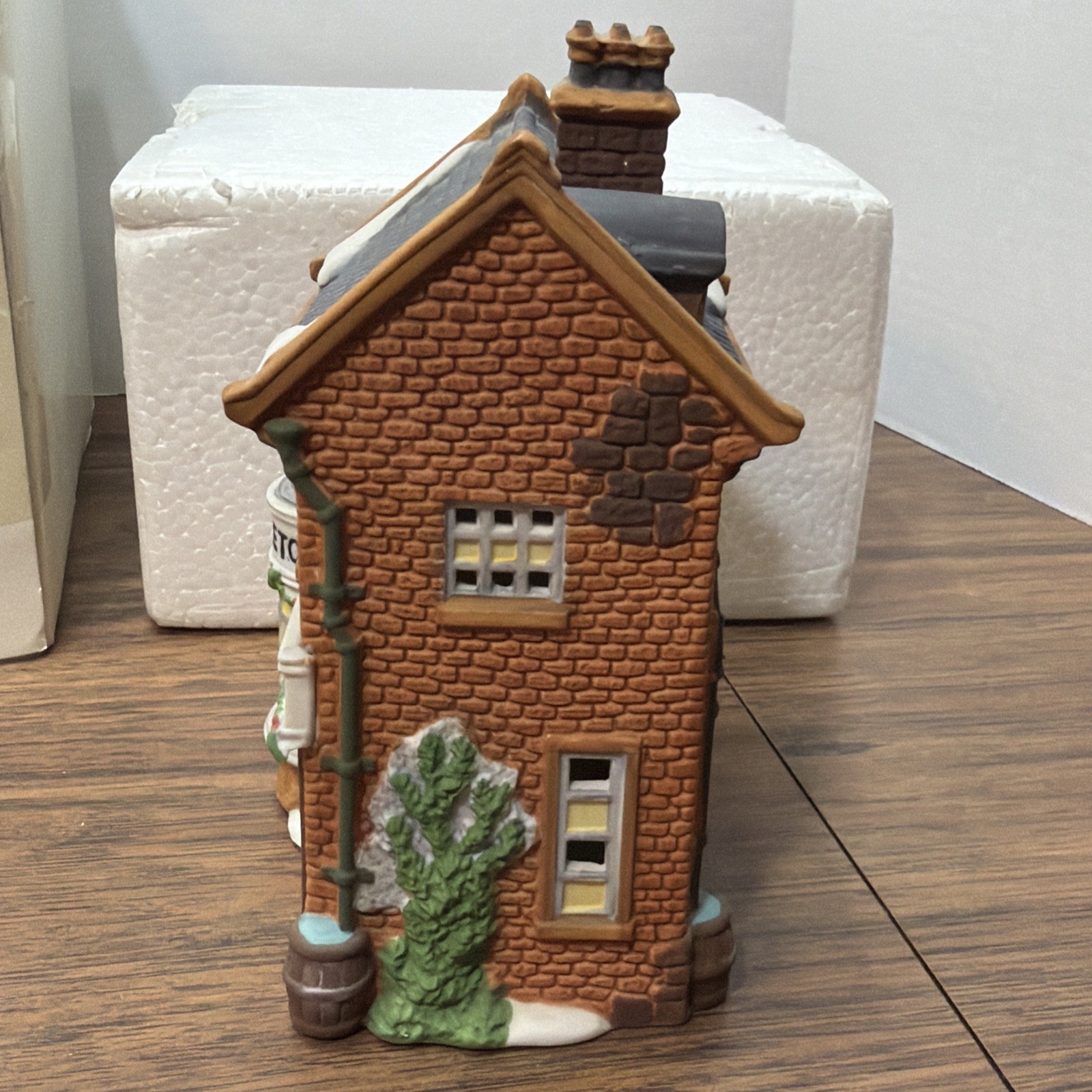 DEPT56 Geo Weeton Watchmaker Heritage Village Collection #5926-9 w/ Box & Light