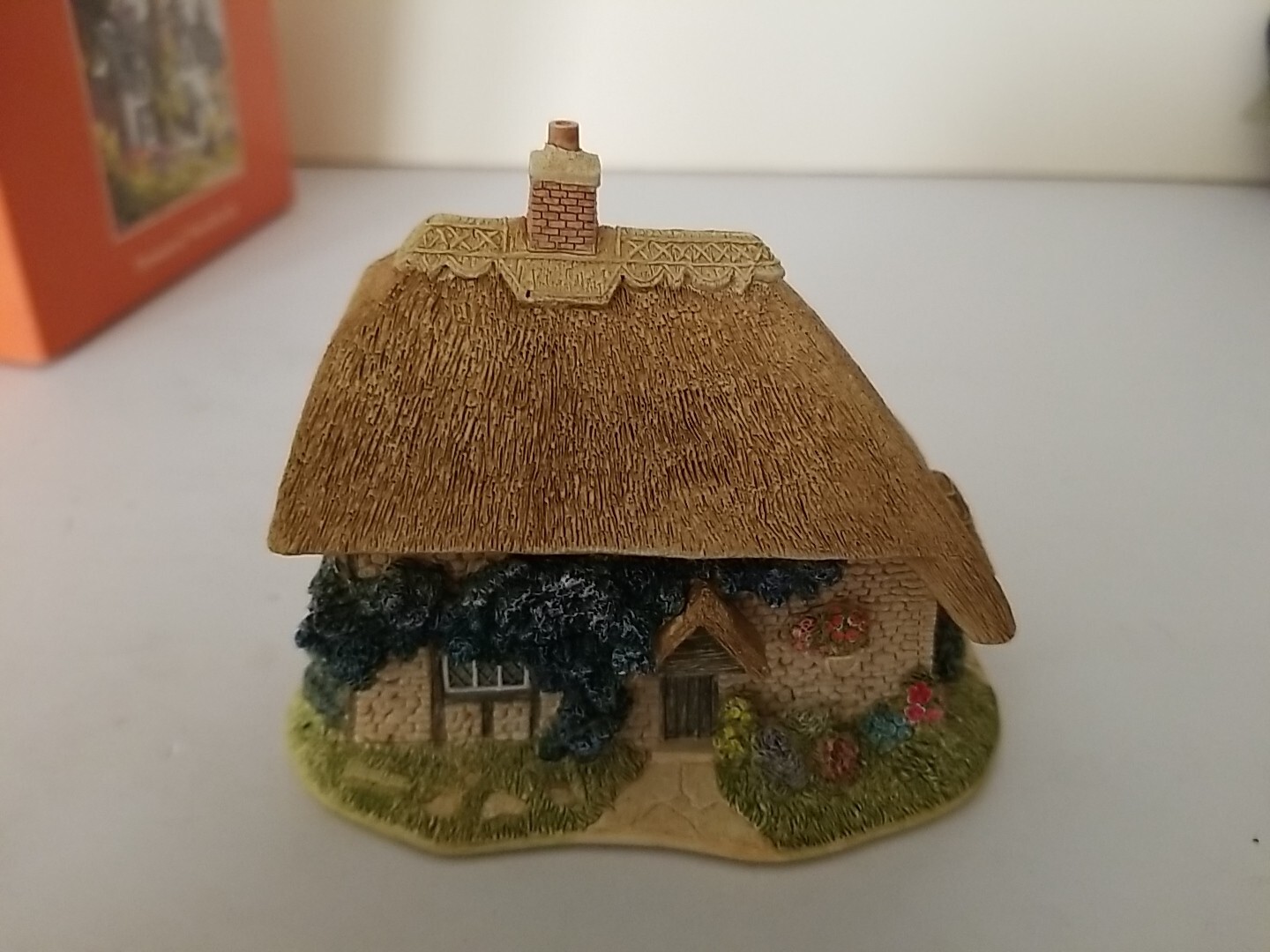 Lilliput Lane “Honeysuckle Cottage Trinket Box” With Deed & Box VERY RARE