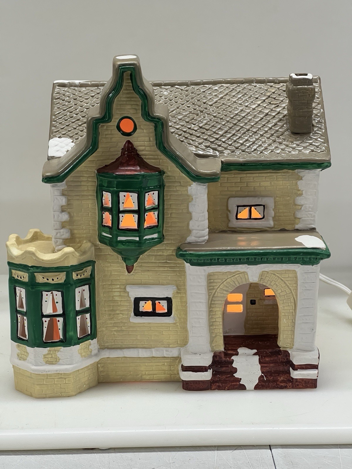 Yuletide Snow Hamlet Vintage 1989 # 740 Mint Cake Lighted House