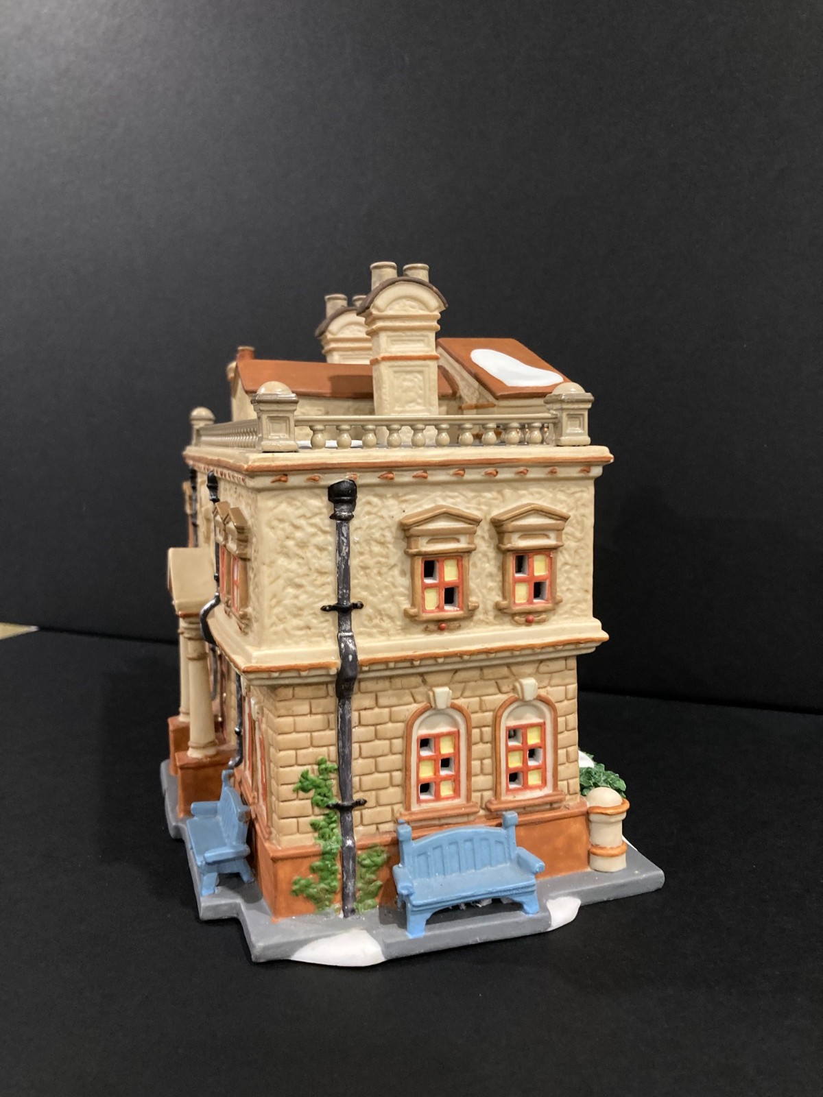 2005 Dept 56 Dickens Village Hickman Wells Gentlemen’s Club 56.58743 Retired!